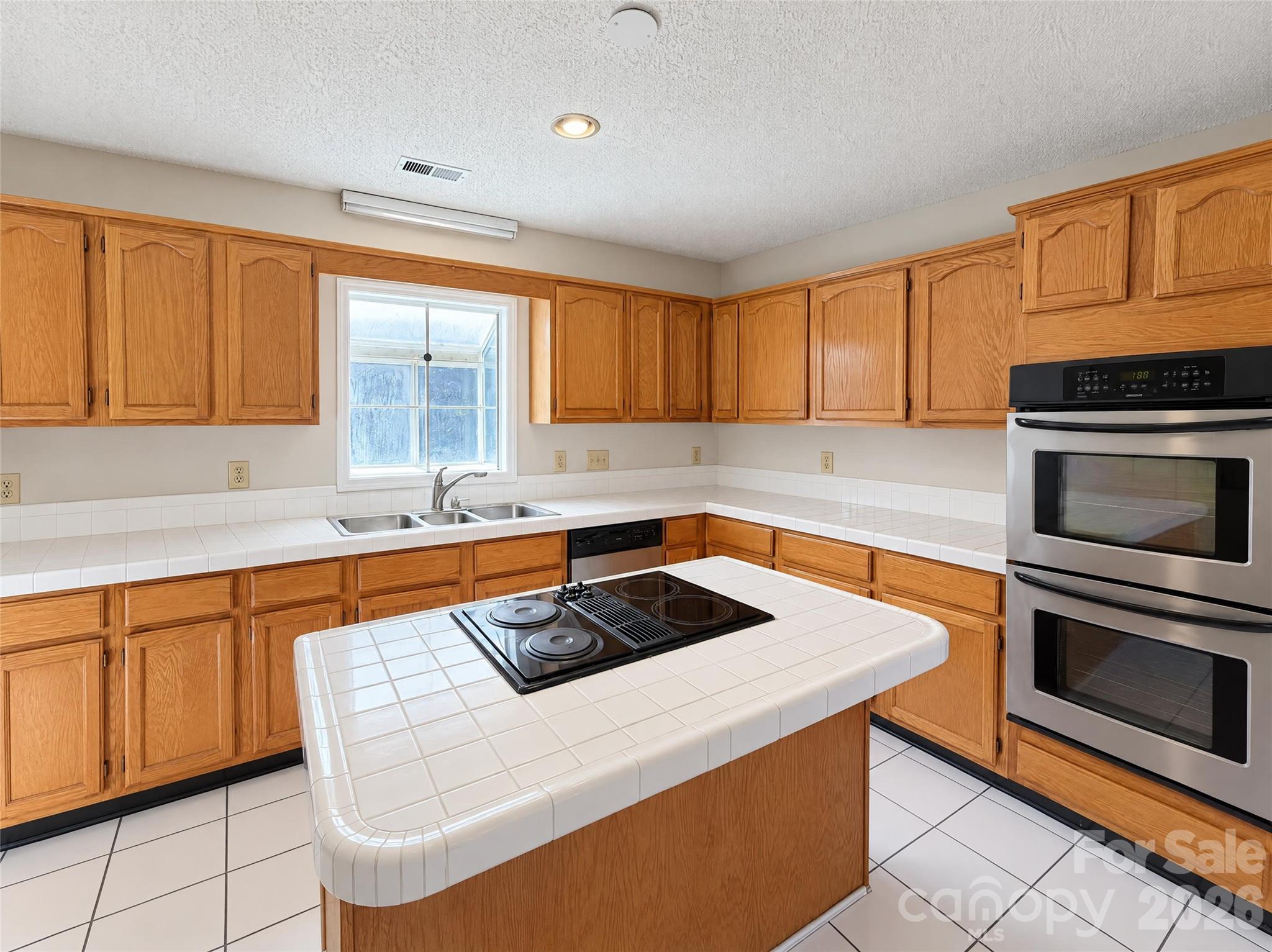 5244 Dayan Drive Property Photo 6