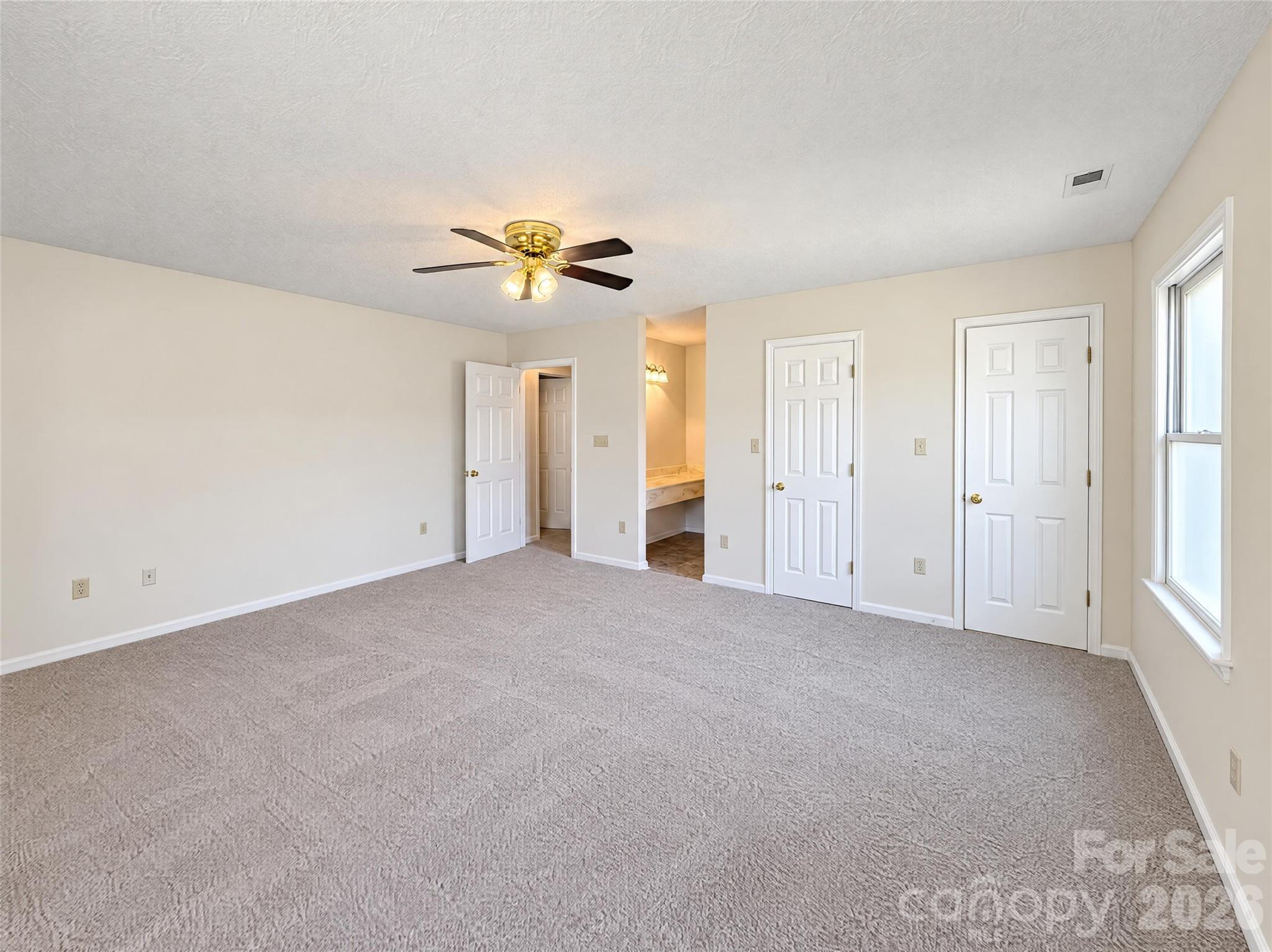 5244 Dayan Drive Property Photo 9