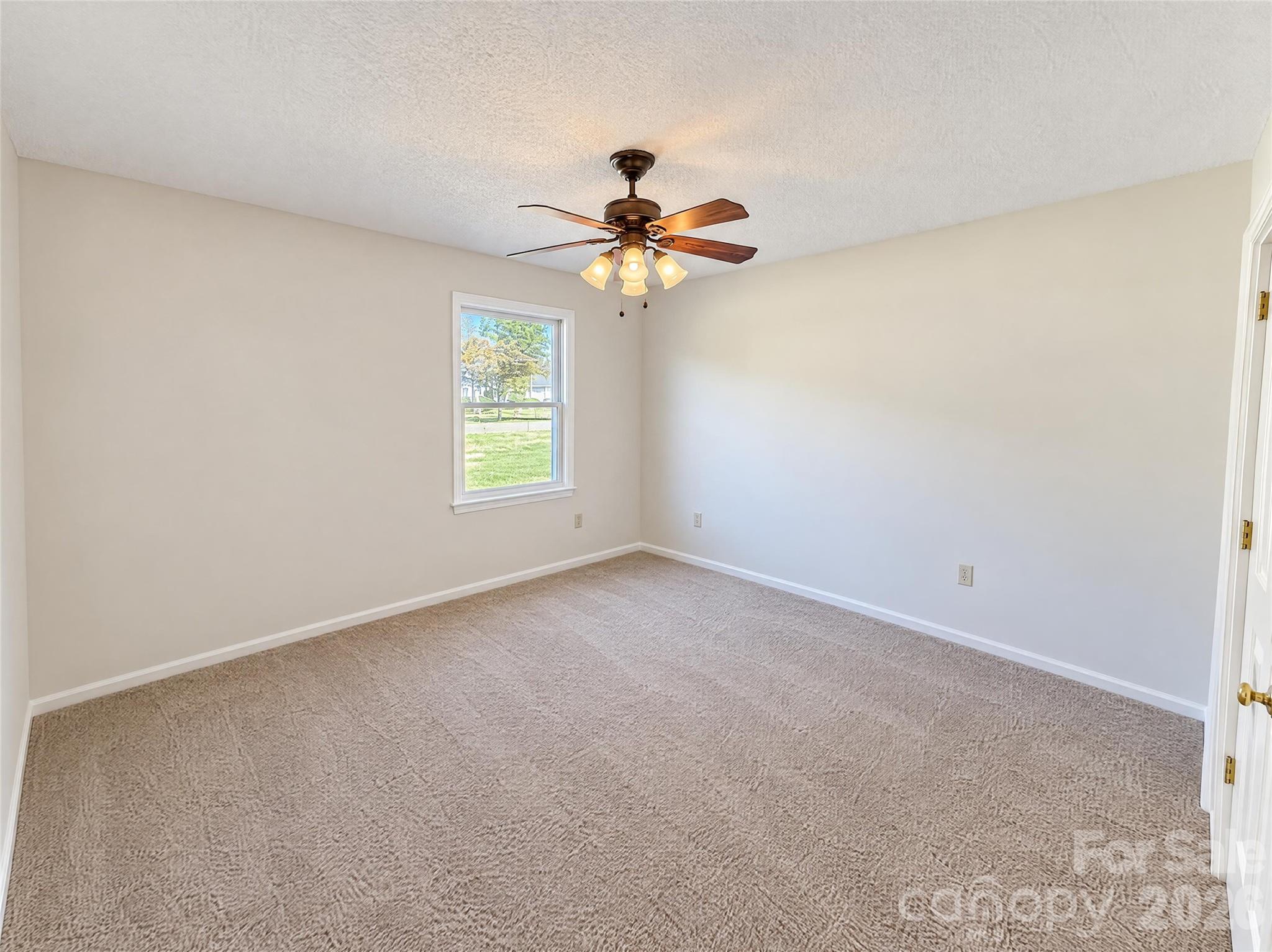 5244 Dayan Drive Property Photo 16