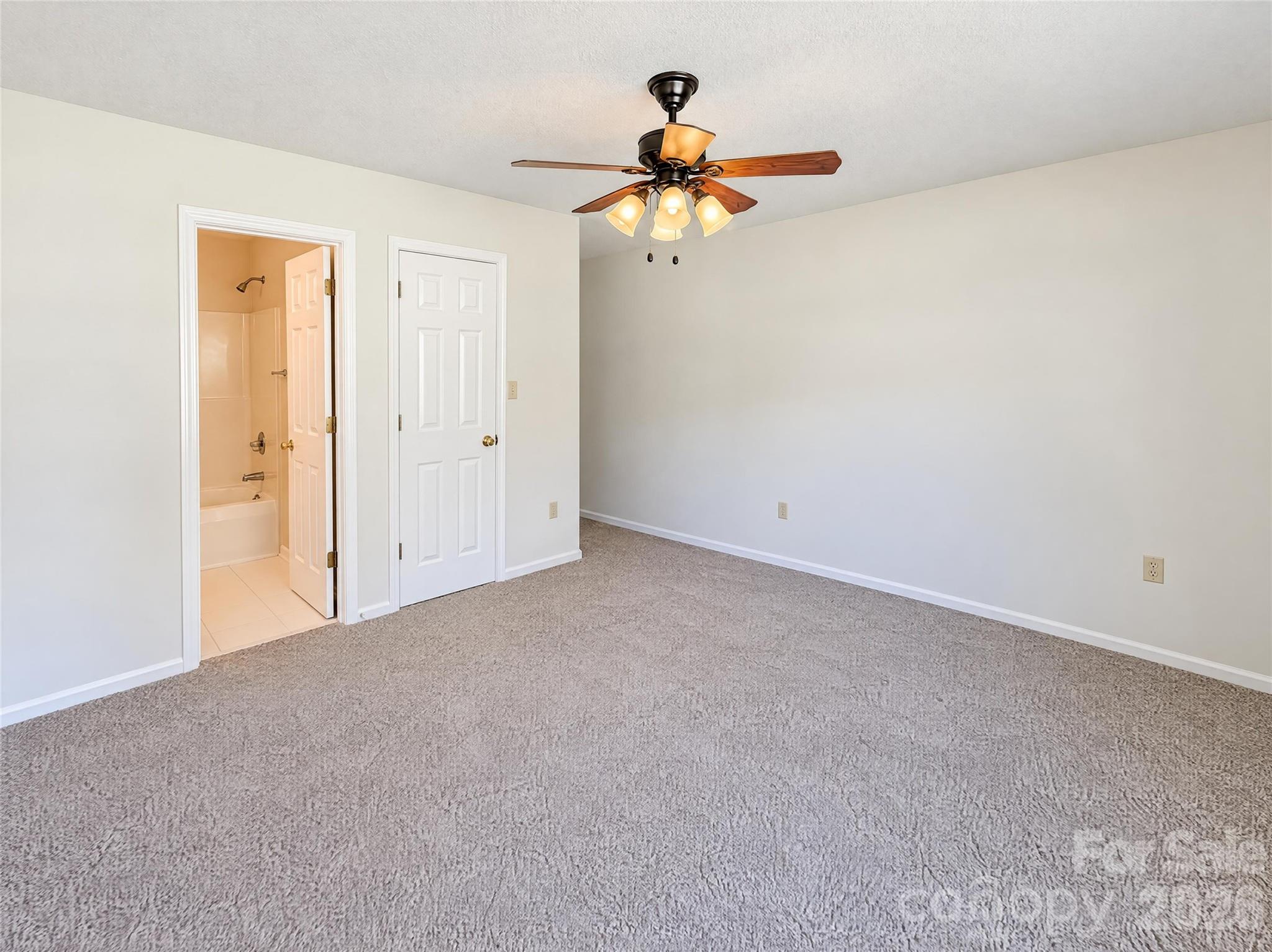 5244 Dayan Drive Property Photo 17
