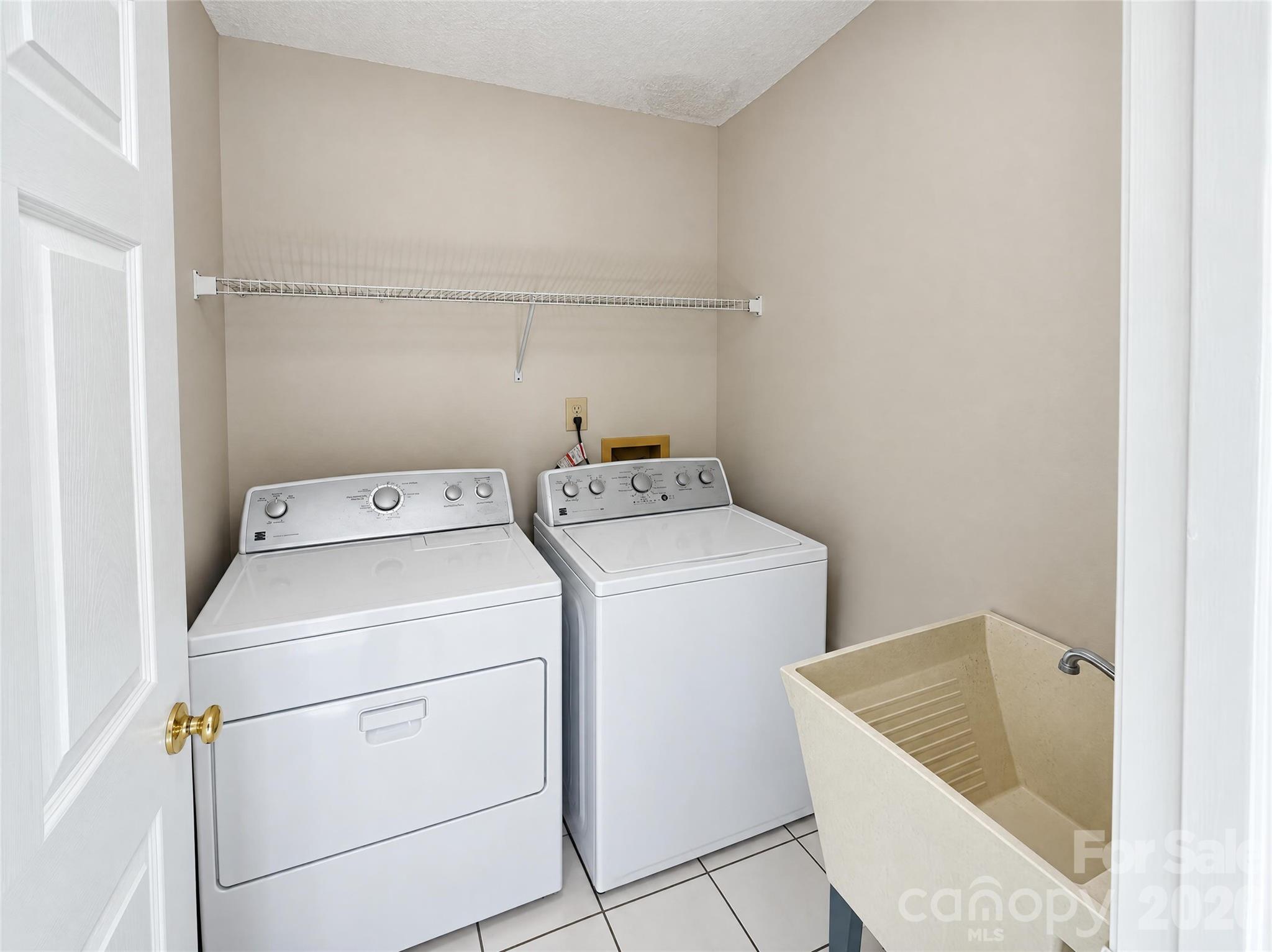5244 Dayan Drive Property Photo 21