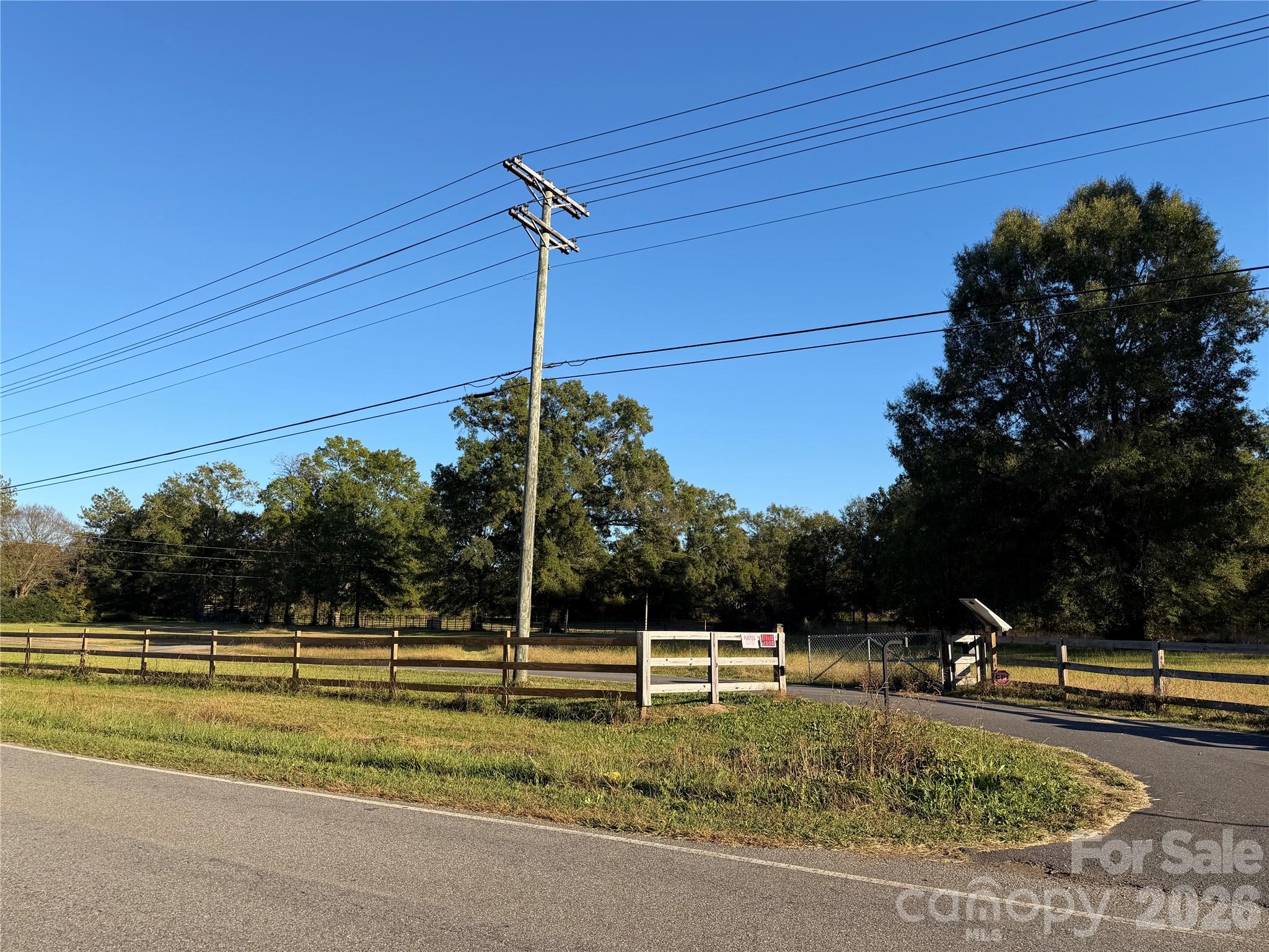 140 Ribbon Circle Property Photo 1