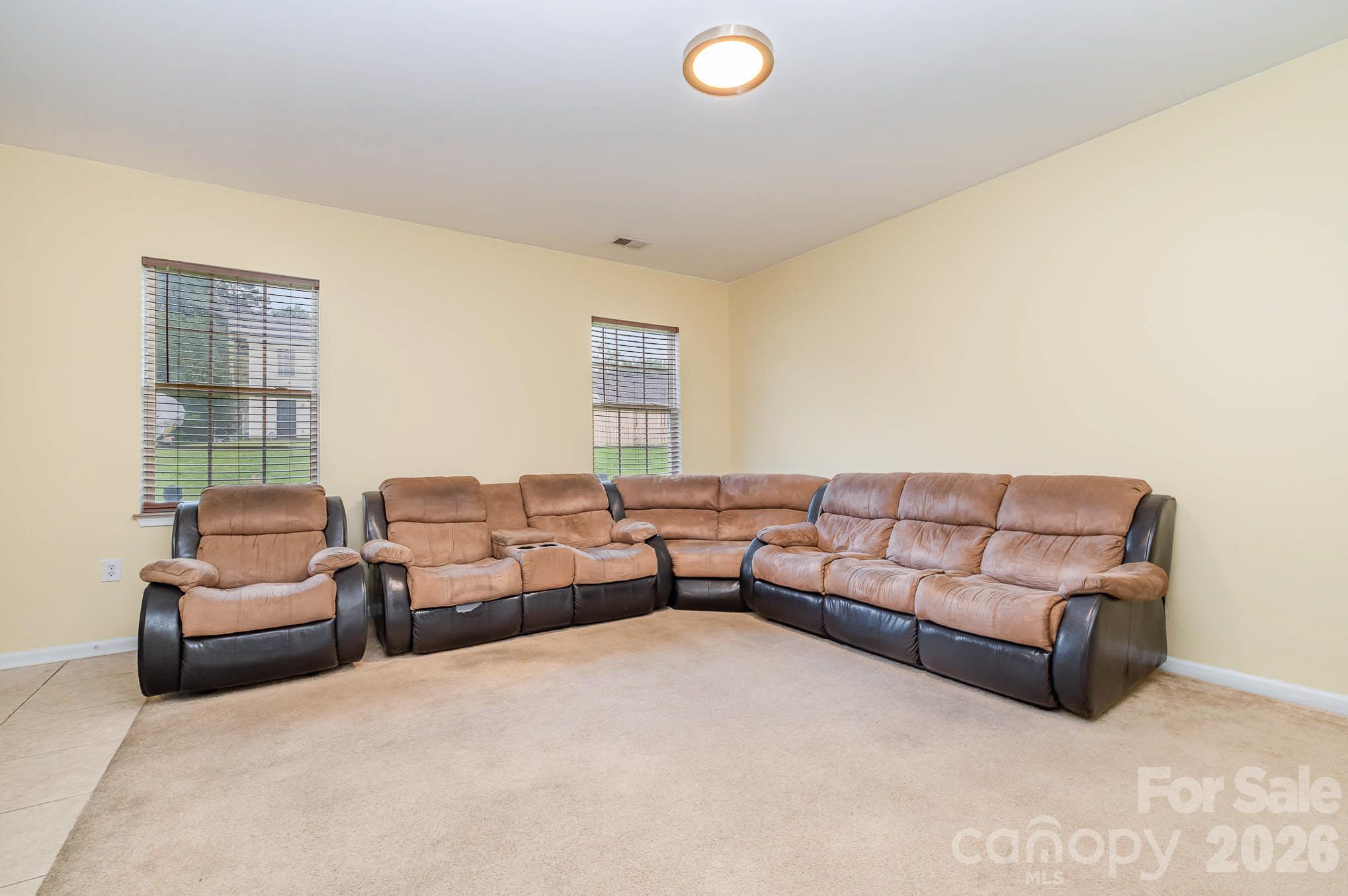 1018 Clover Gap Drive Property Photo 7