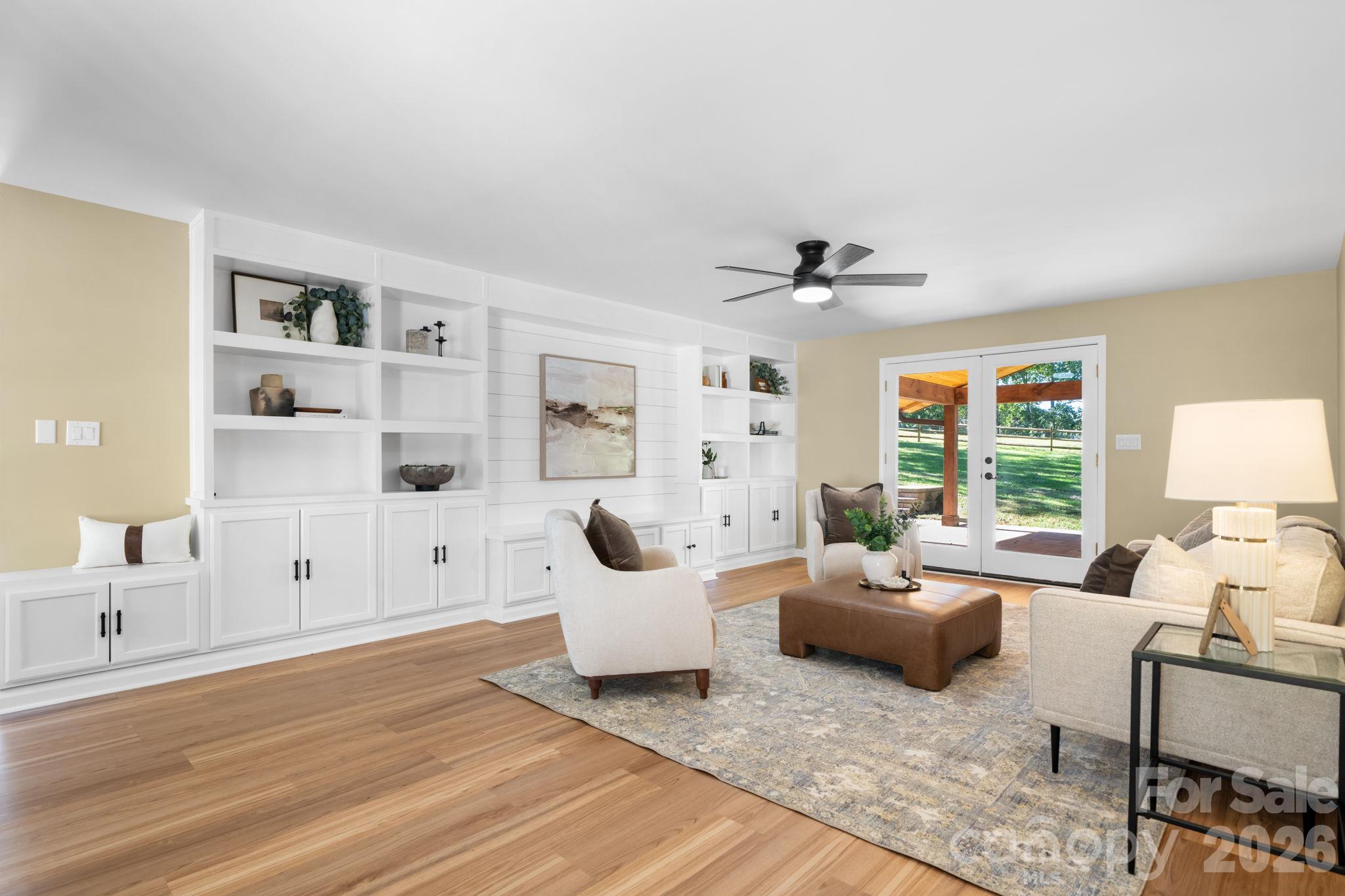 4024 Wandering Lane Property Photo 6