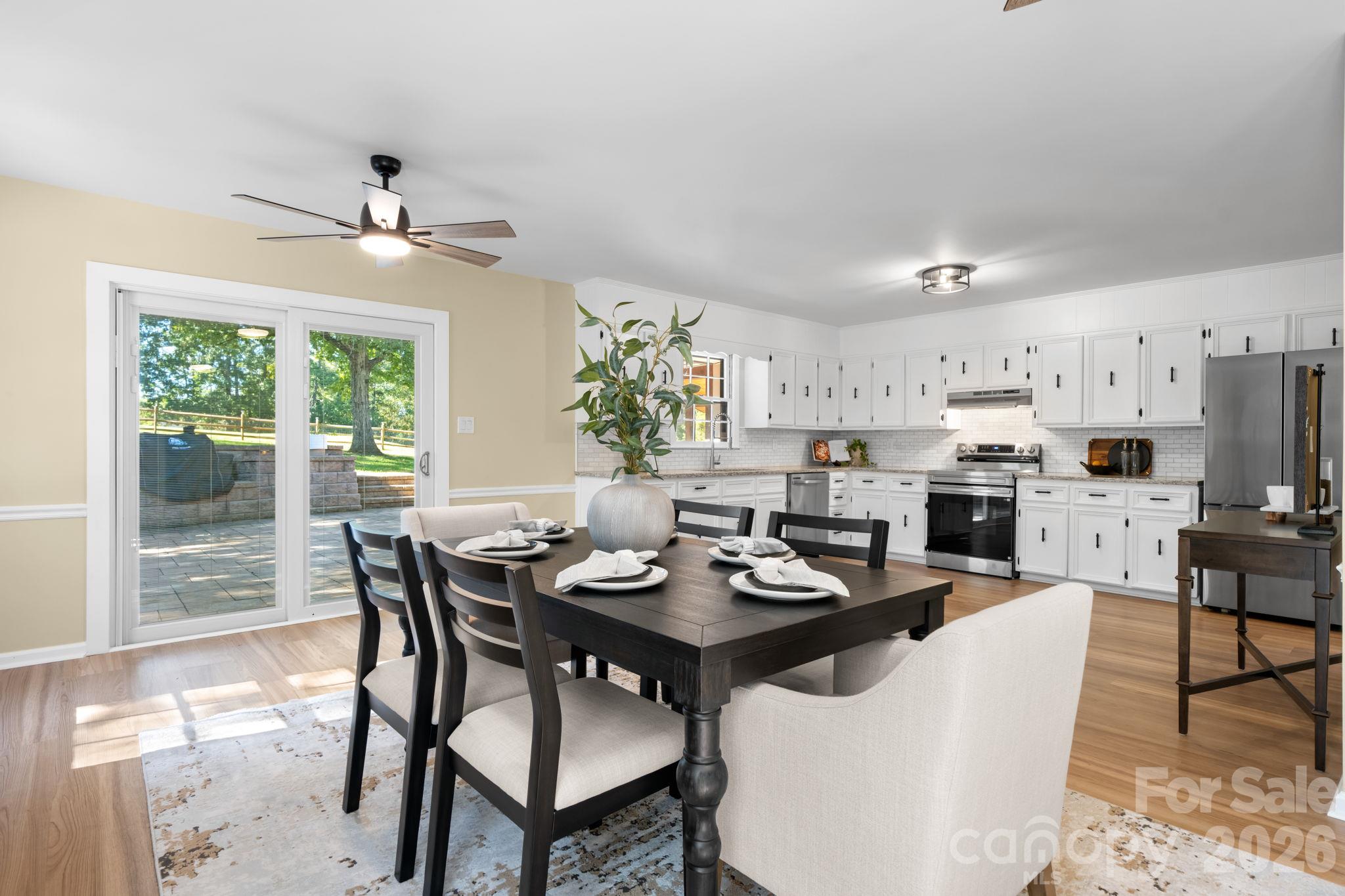 4024 Wandering Lane Property Photo 10