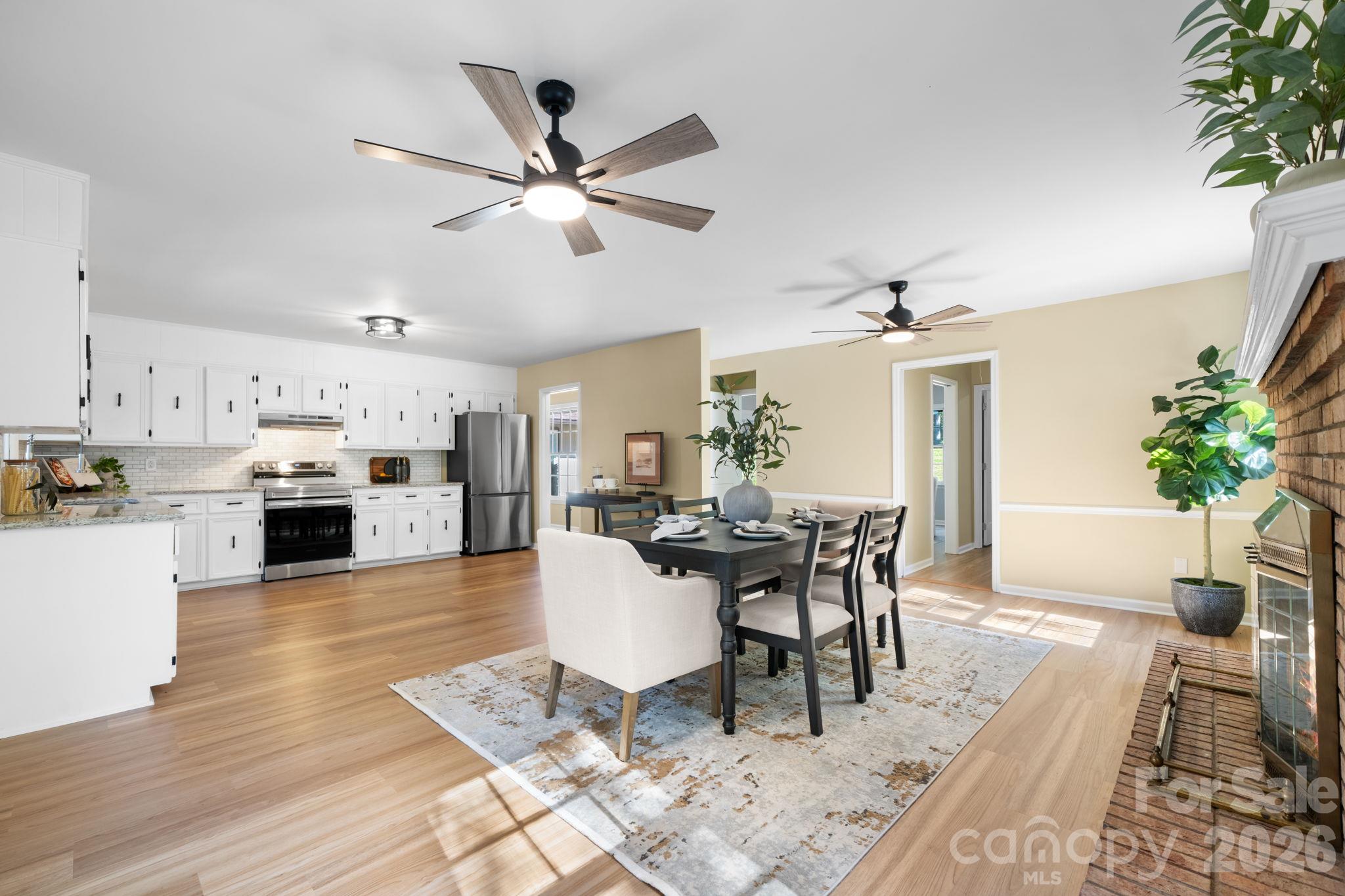 4024 Wandering Lane Property Photo 11