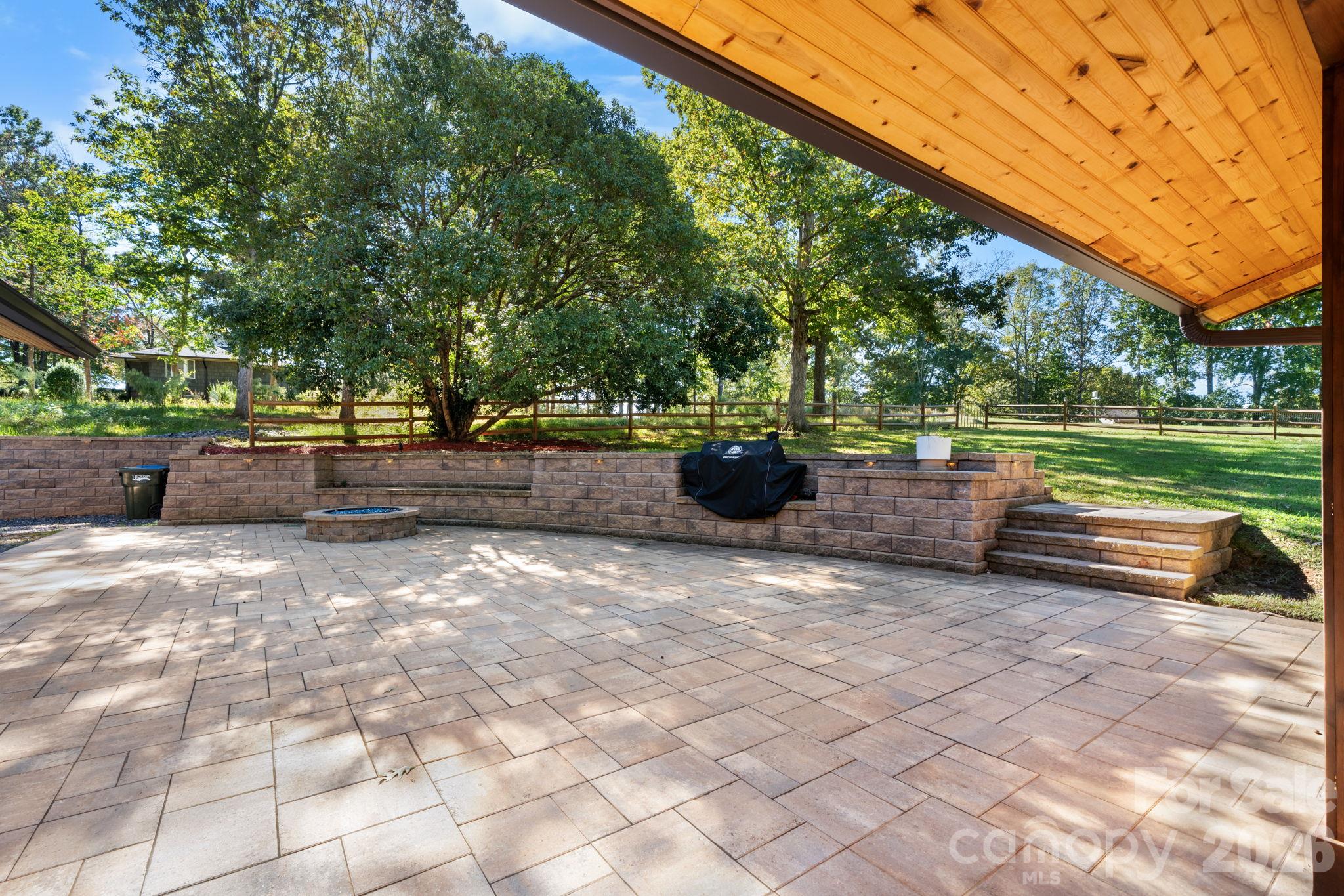 4024 Wandering Lane Property Photo 32