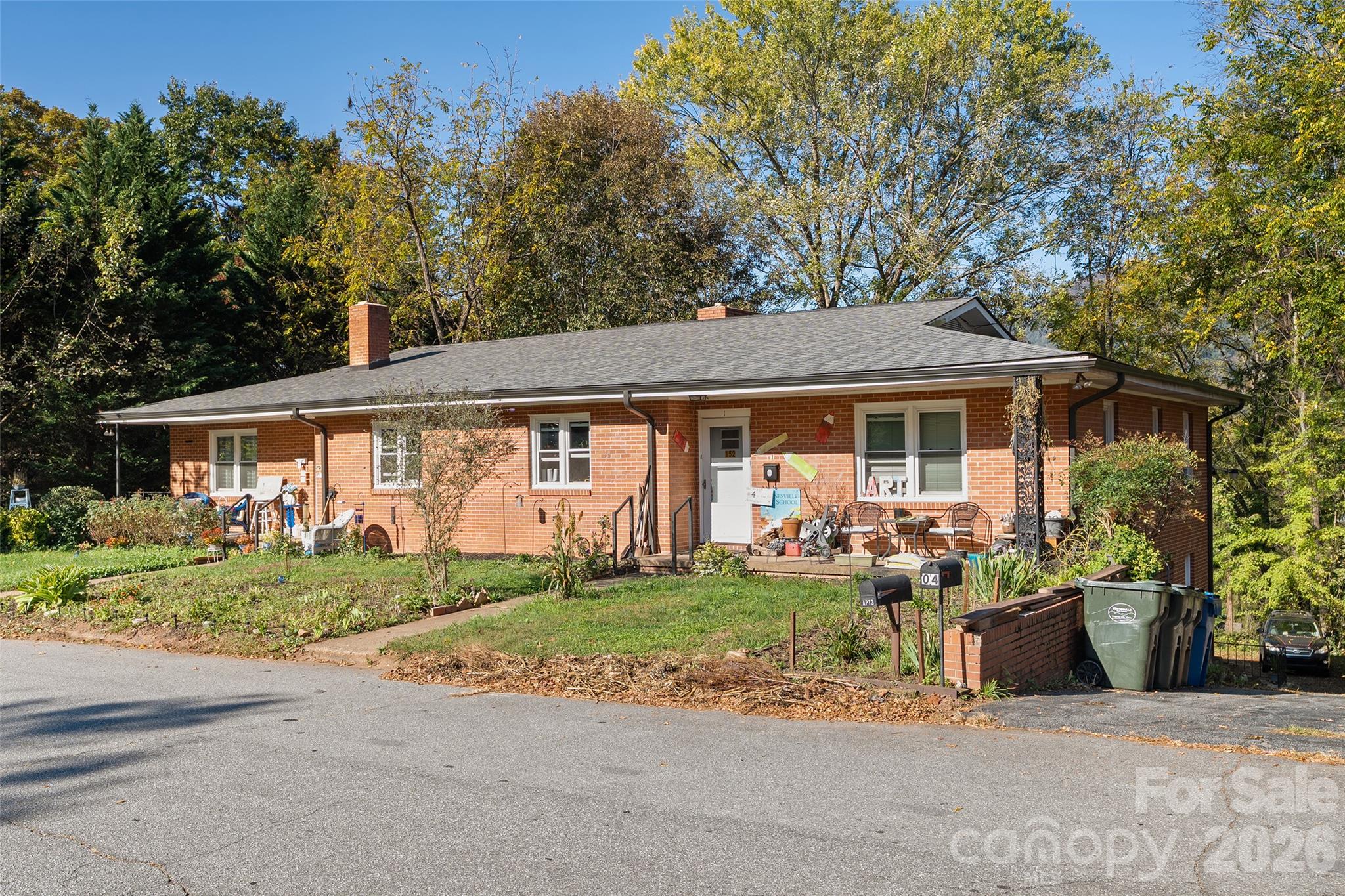 152 Tate Street Property Photo 1