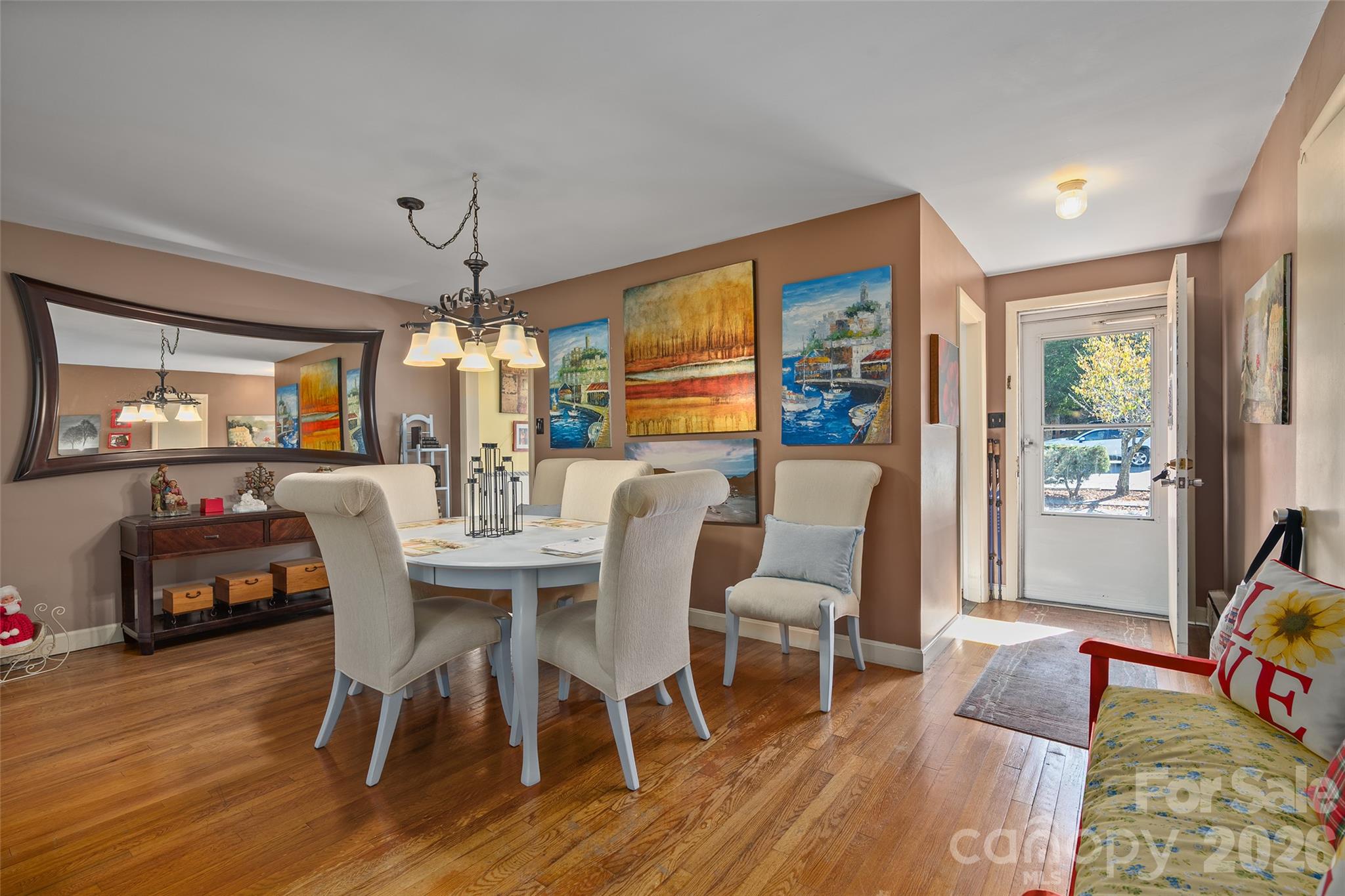152 Tate Street Property Photo 5