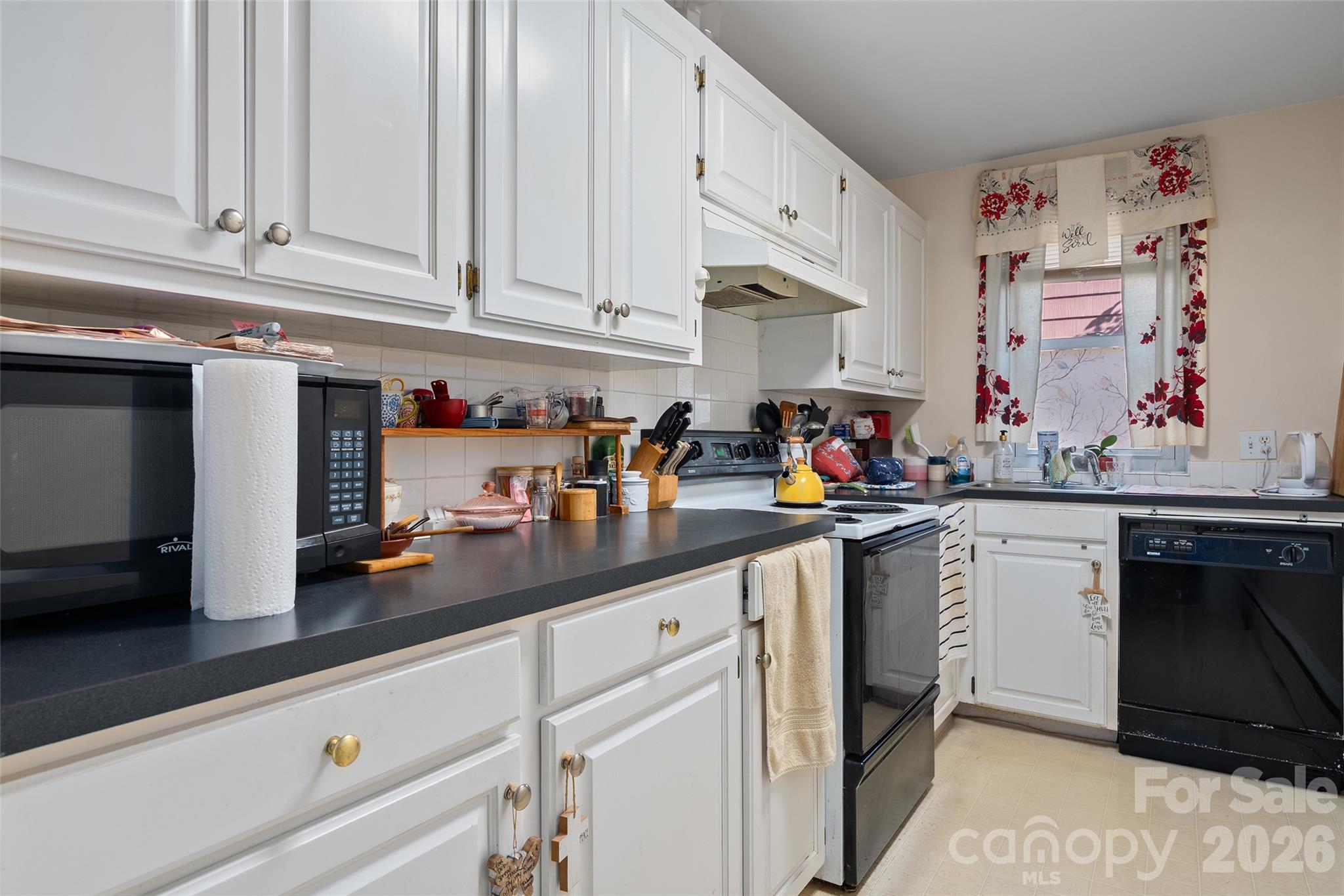 152 Tate Street Property Photo 25