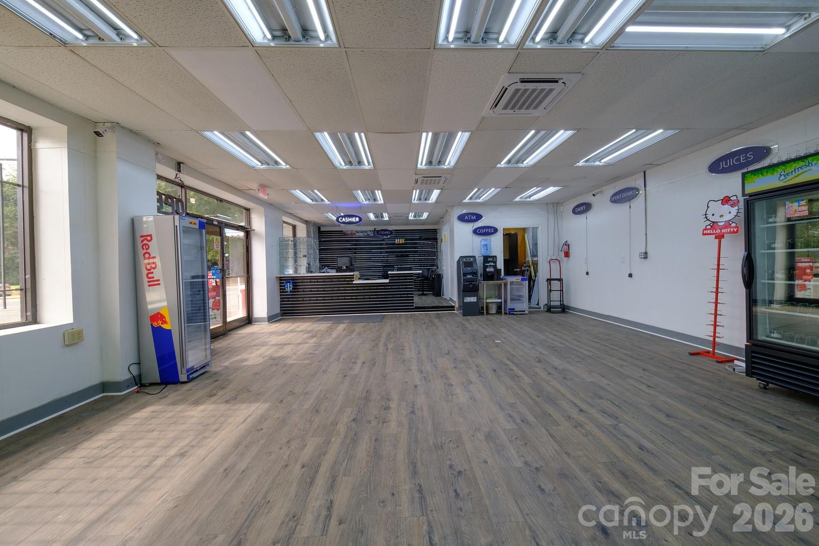 1000 N Charlotte Avenue Property Photo 10