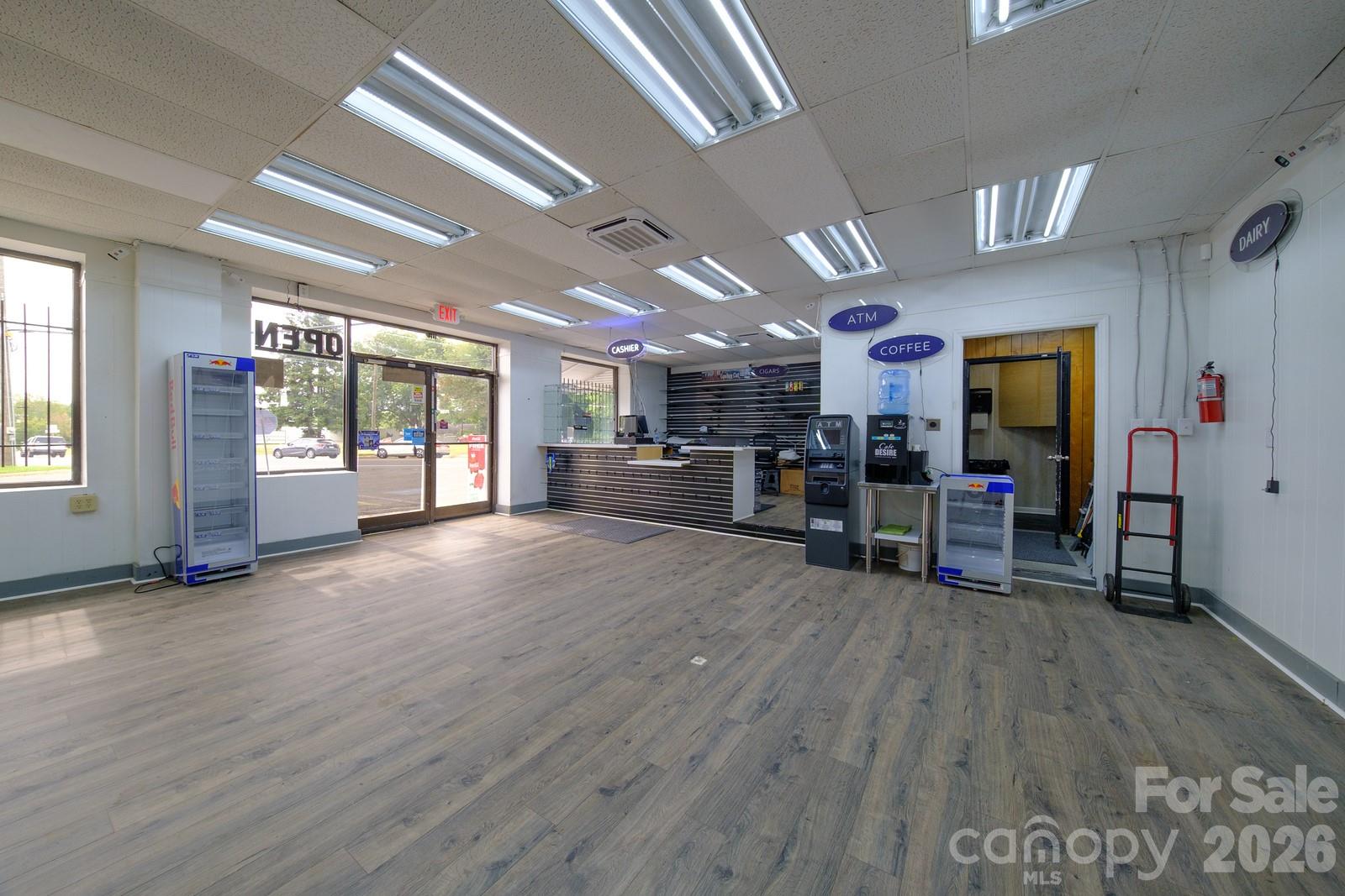 1000 N Charlotte Avenue Property Photo 11