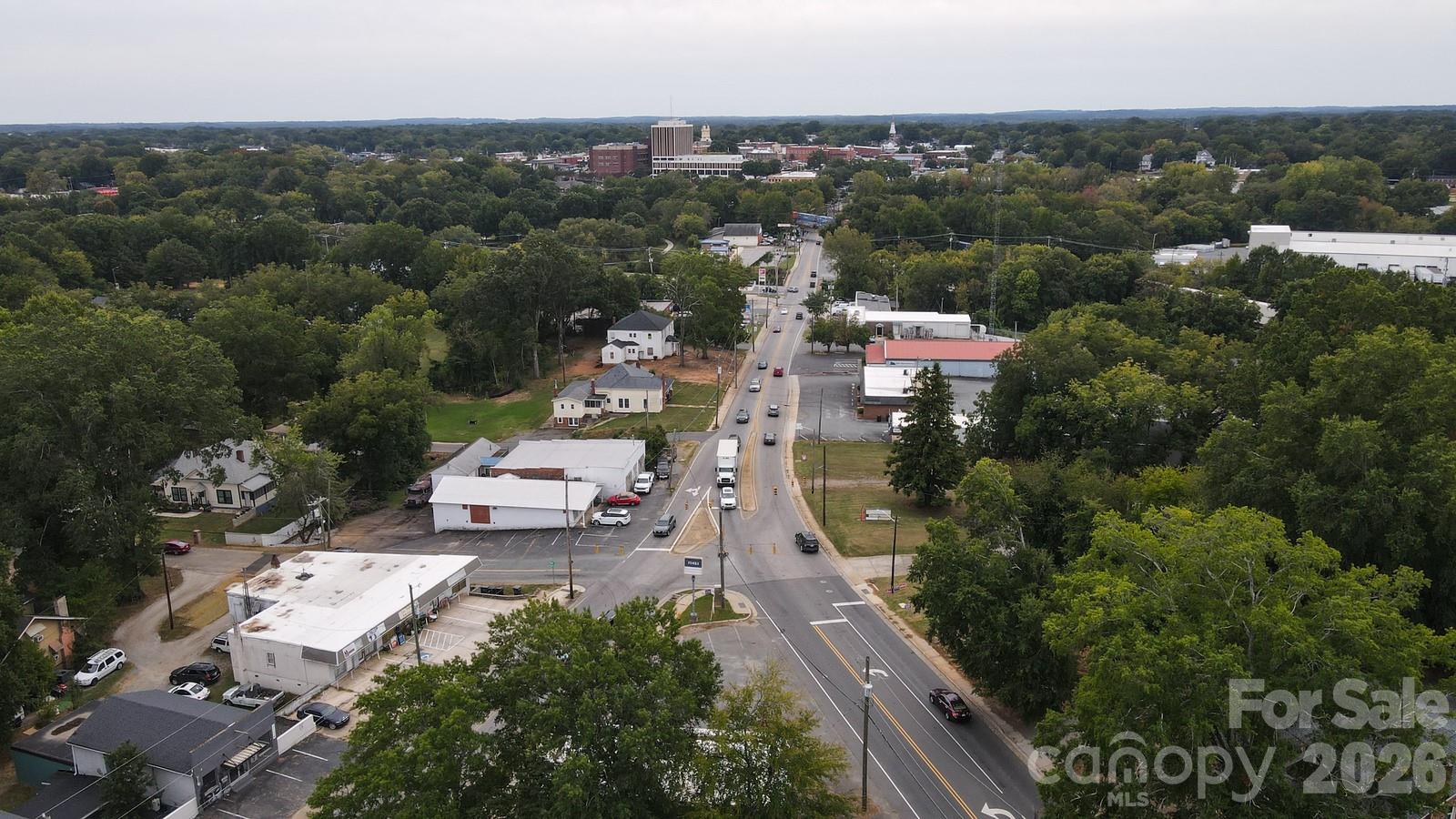 1000 N Charlotte Avenue Property Photo 12