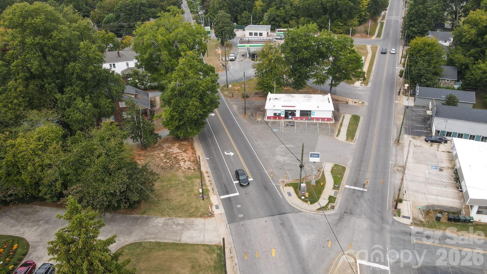 1000 N Charlotte Avenue Property Photo 14