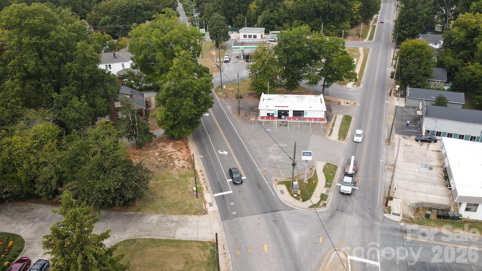 1000 N Charlotte Avenue Property Photo 16