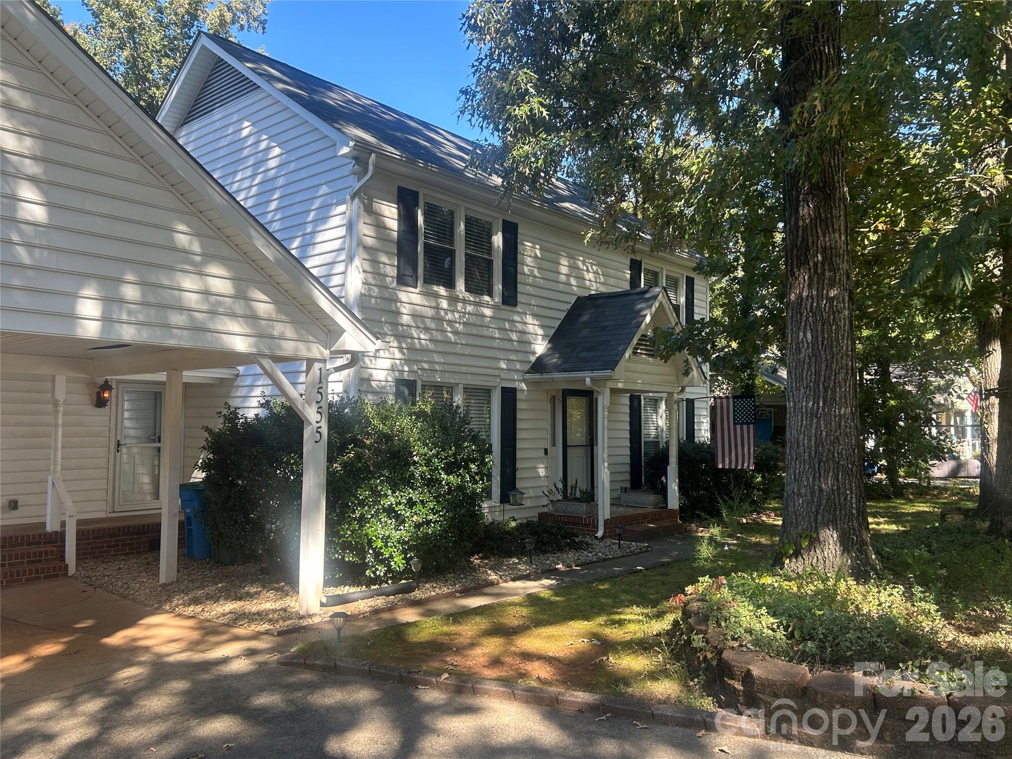 1555 Brookbend Court Property Photo 1