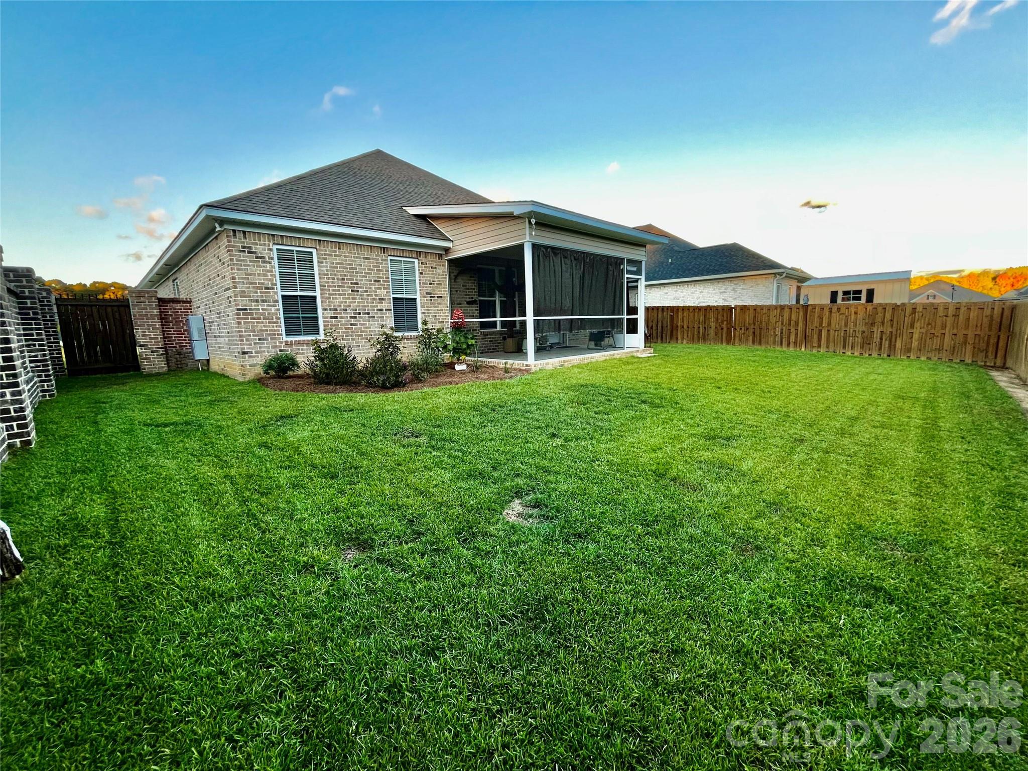 3016 Willett Court Property Photo 2