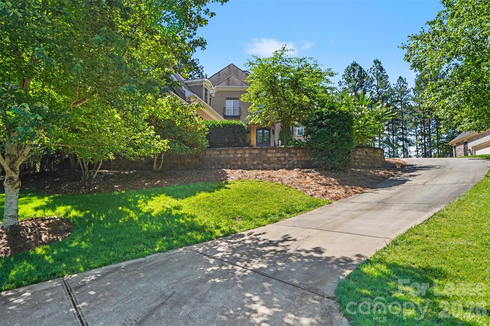 5129 Watermead Lane Property Photo 3