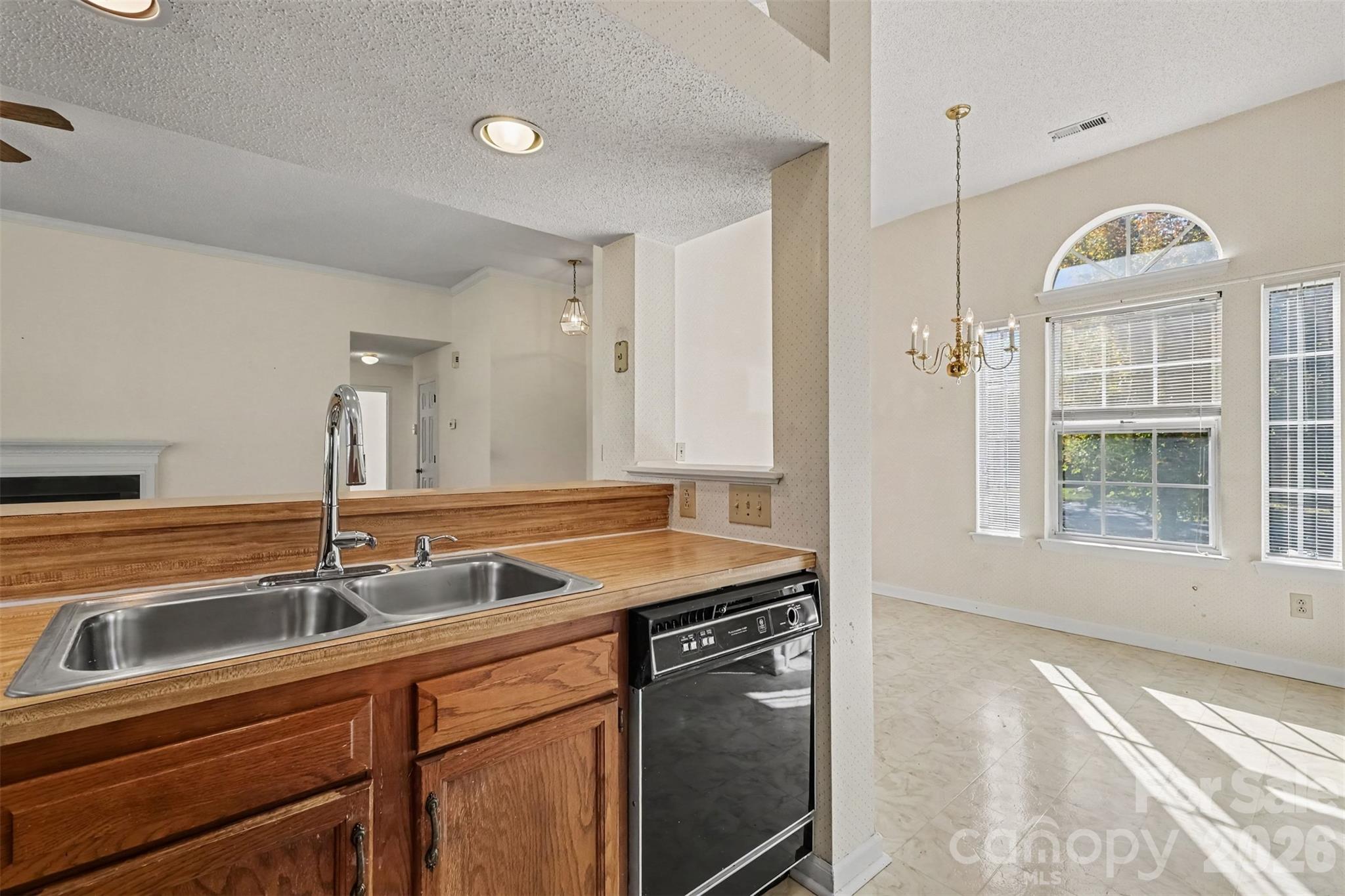 5929 Old Meadow Road Property Photo 9