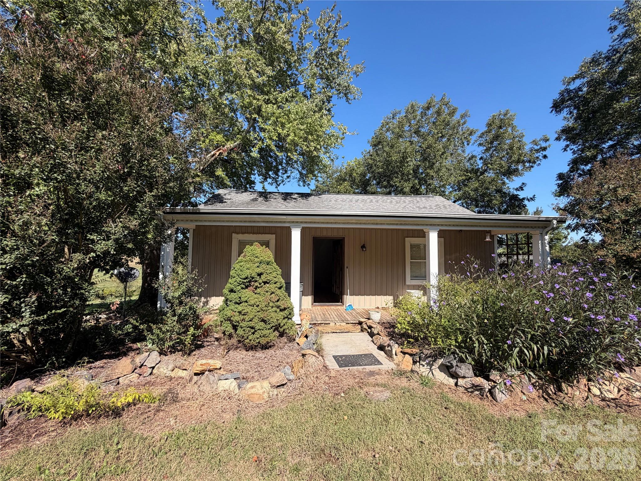 1655 Bill Curlee Road Property Photo 1