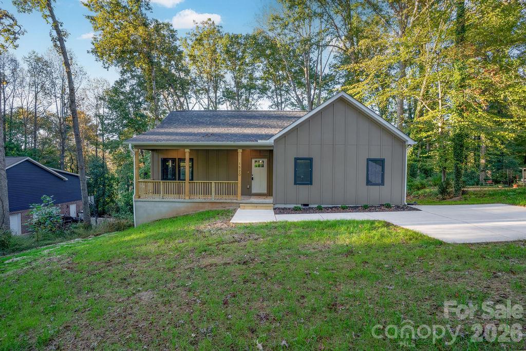1520 Holly Court Property Photo 1