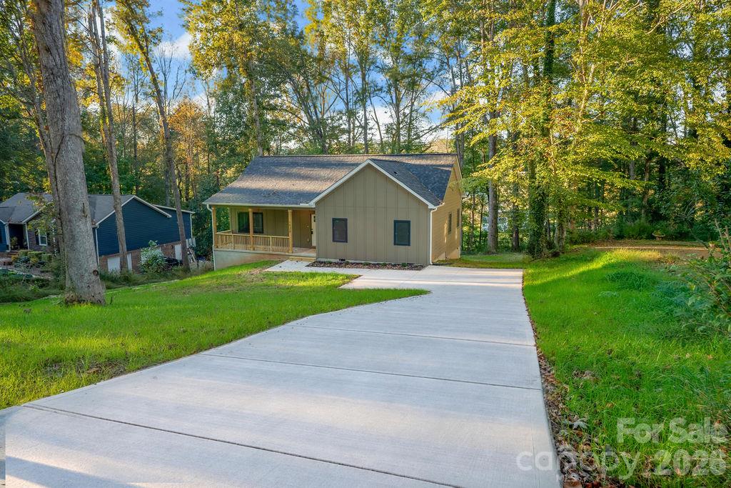 1520 Holly Court Property Photo 2