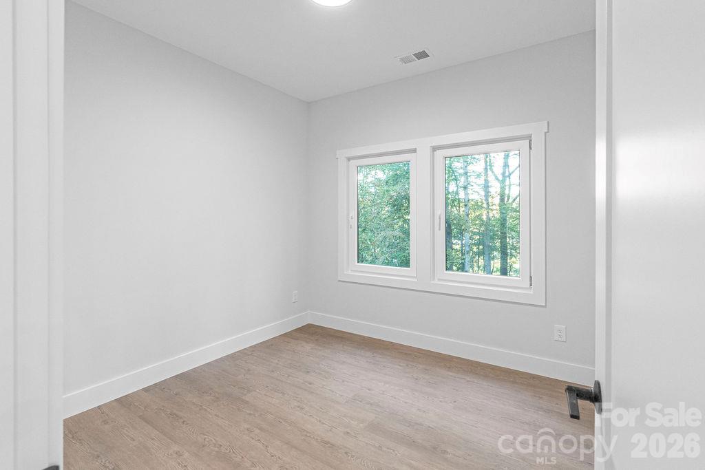 1520 Holly Court Property Photo 17