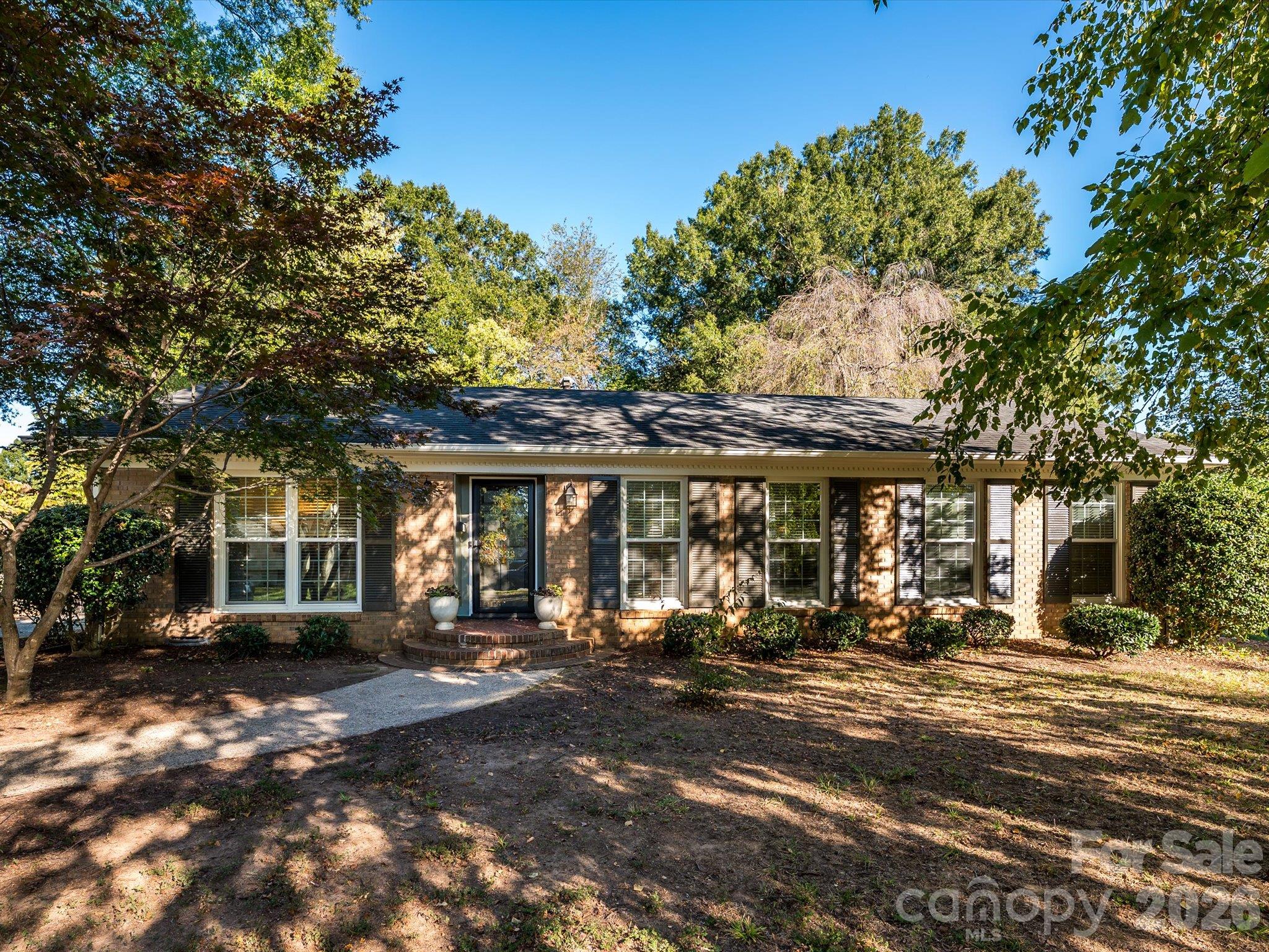 3833 Sulkirk Road Property Photo 1