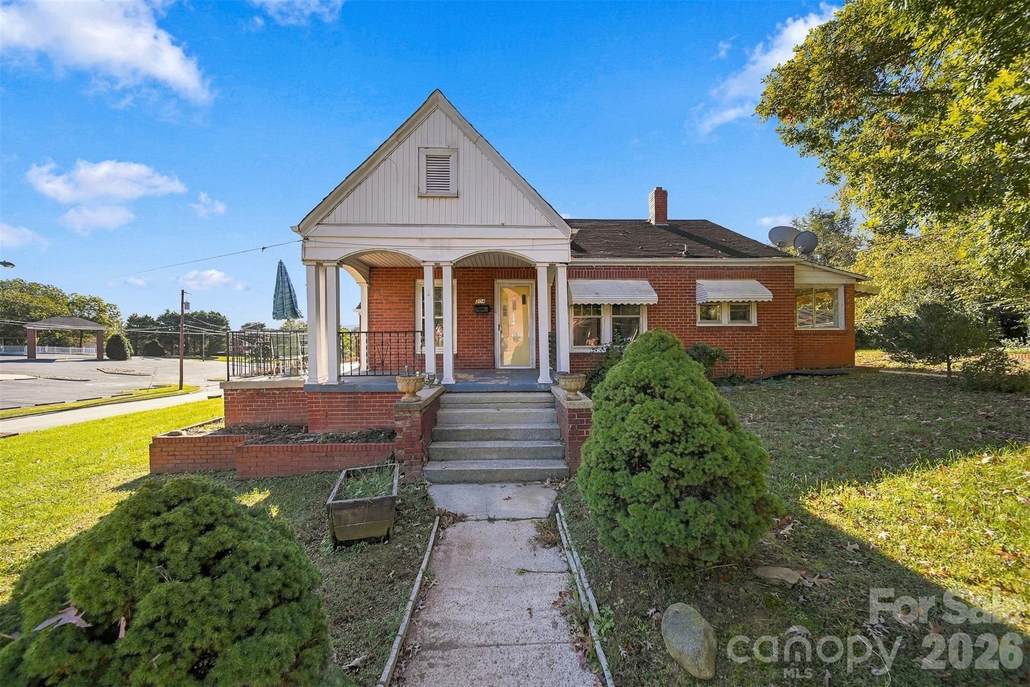 204 Eldred Street Property Photo 1