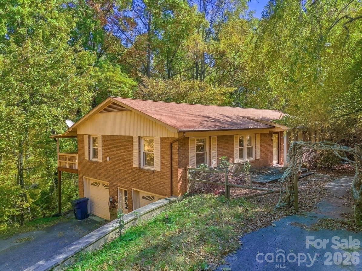 252 Foxhunt Lane Property Photo 1