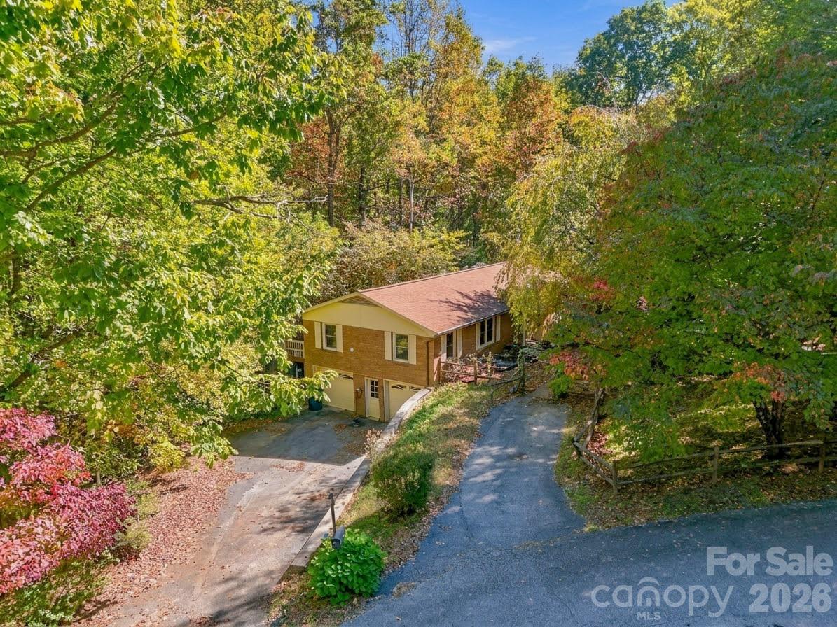 252 Foxhunt Lane Property Photo 2