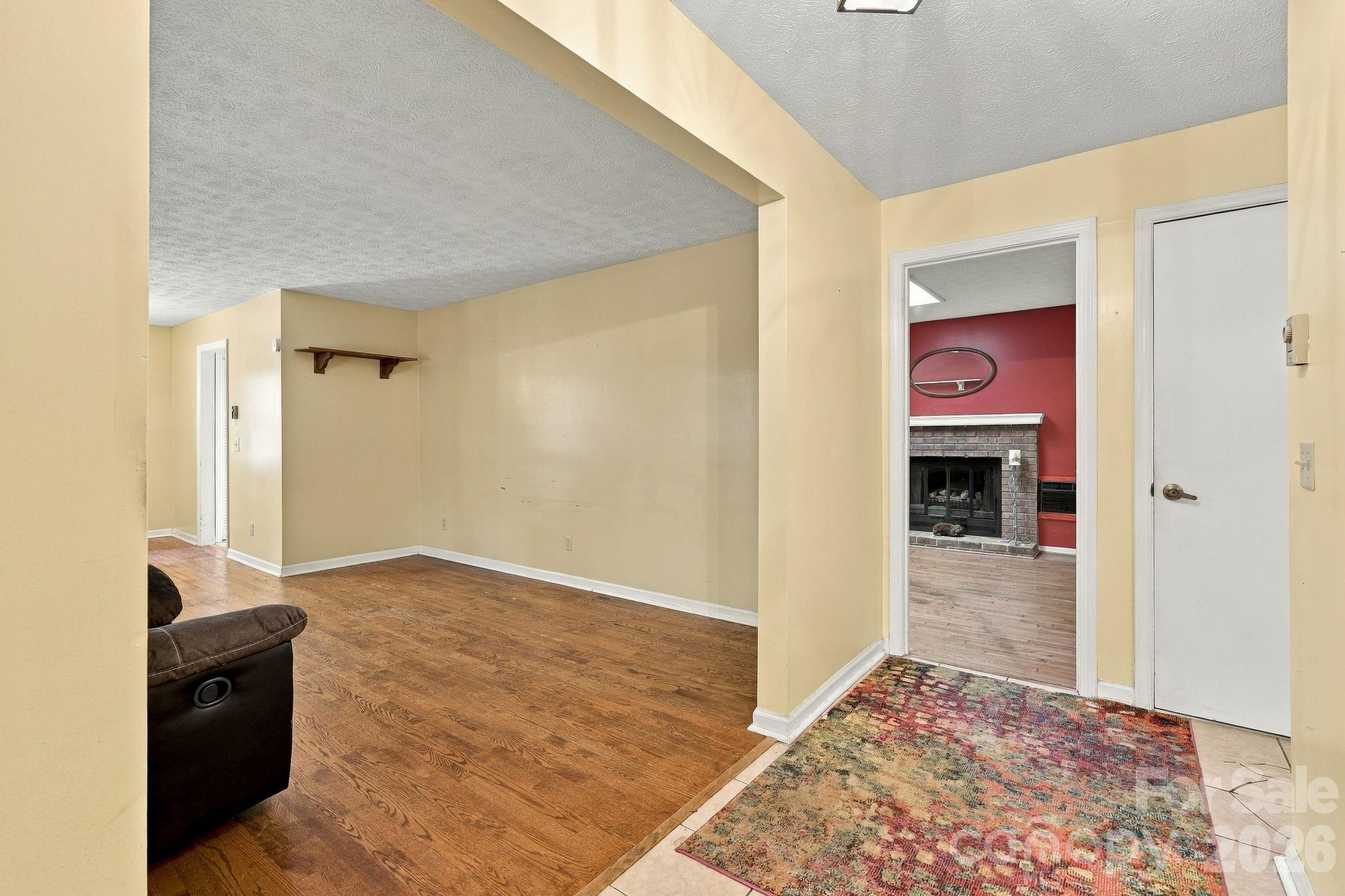 252 Foxhunt Lane Property Photo 4