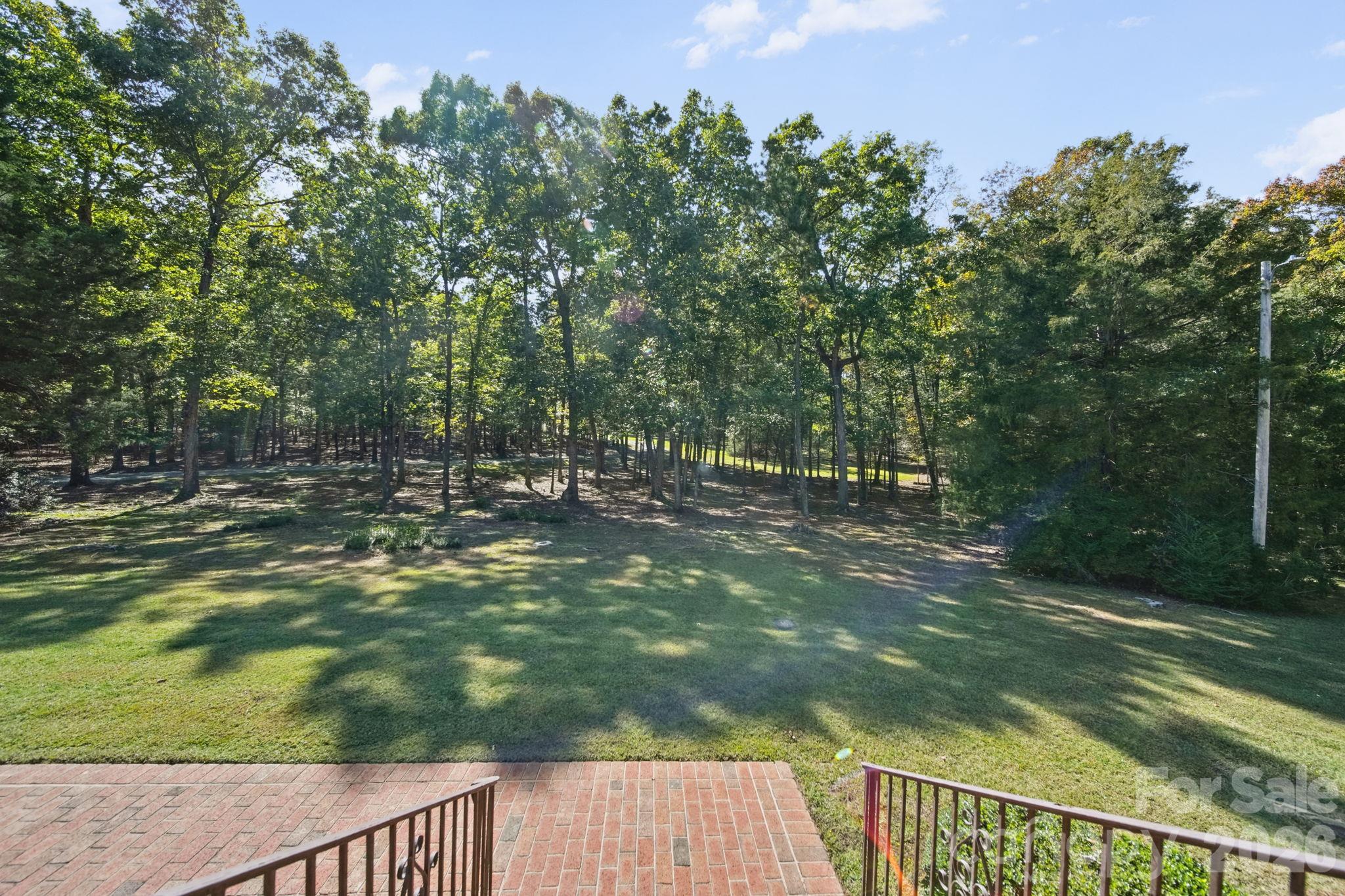 1500 Lee Lynn Drive Property Photo 3