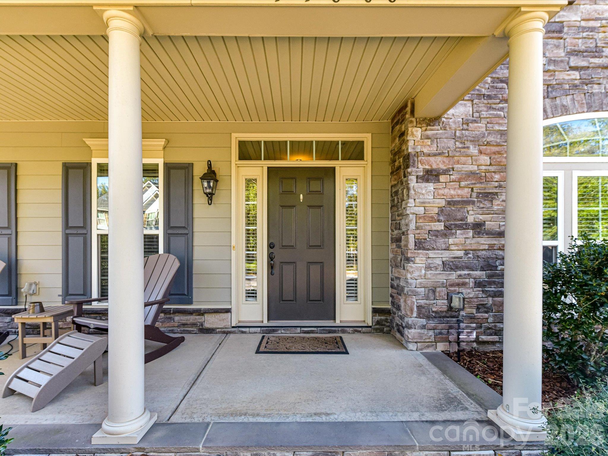 11606 Warfield Avenue Property Photo 3