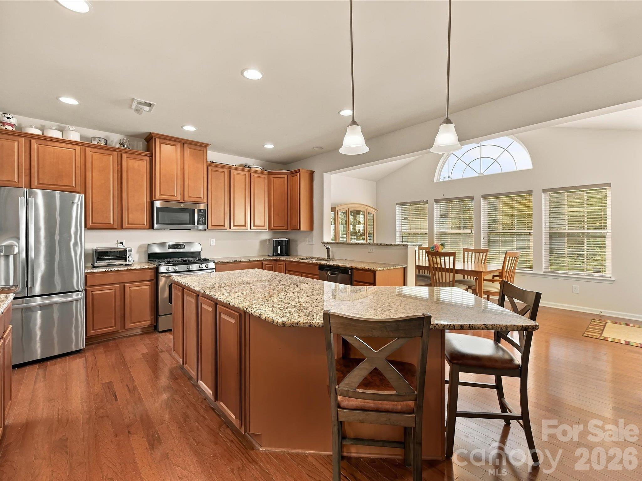 11606 Warfield Avenue Property Photo 10