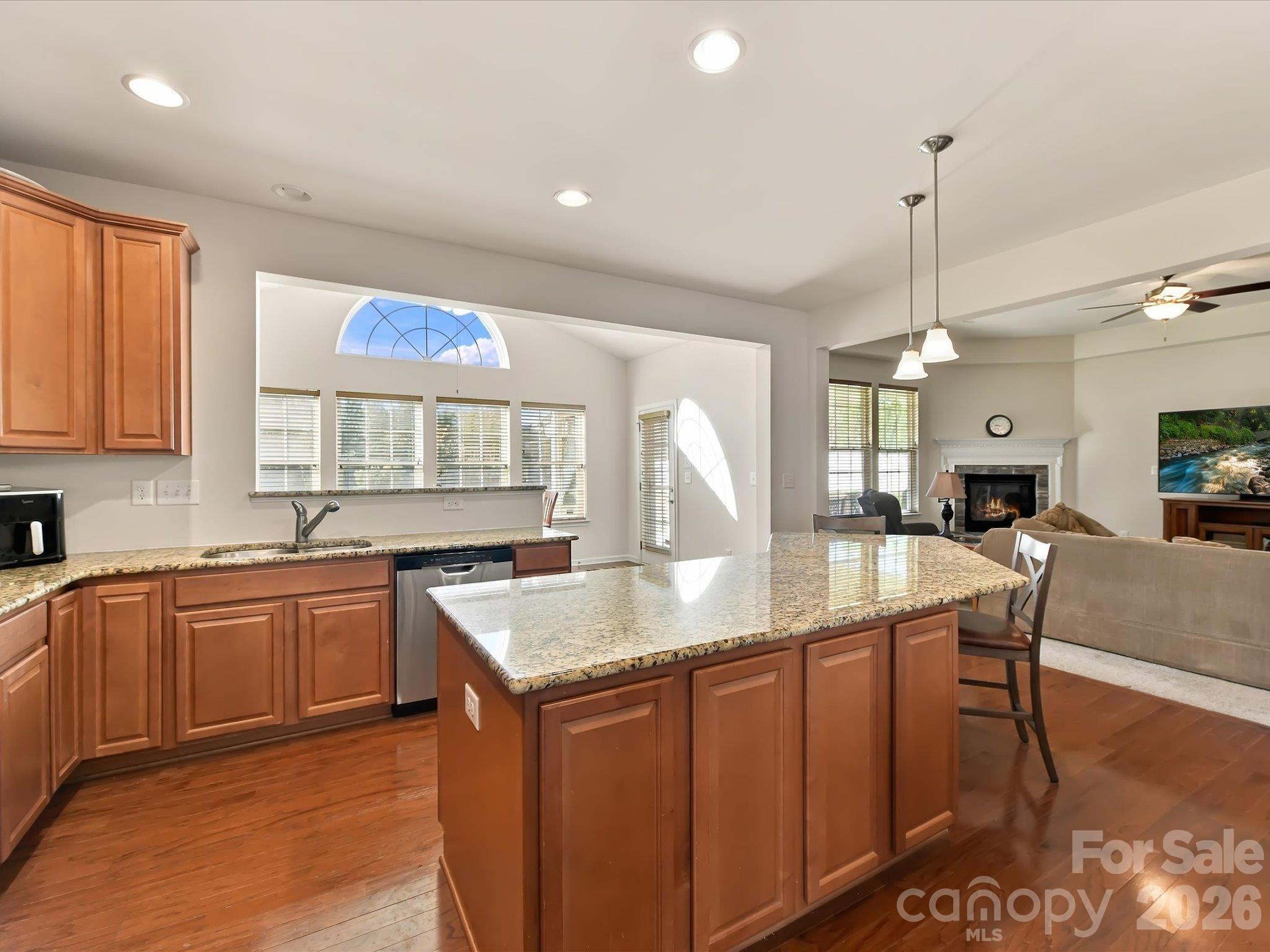 11606 Warfield Avenue Property Photo 13