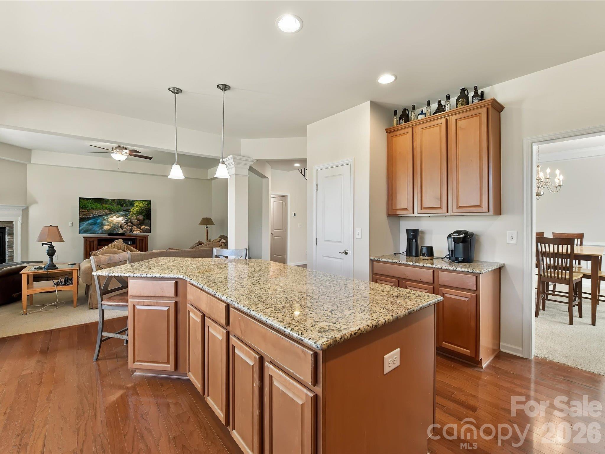 11606 Warfield Avenue Property Photo 14