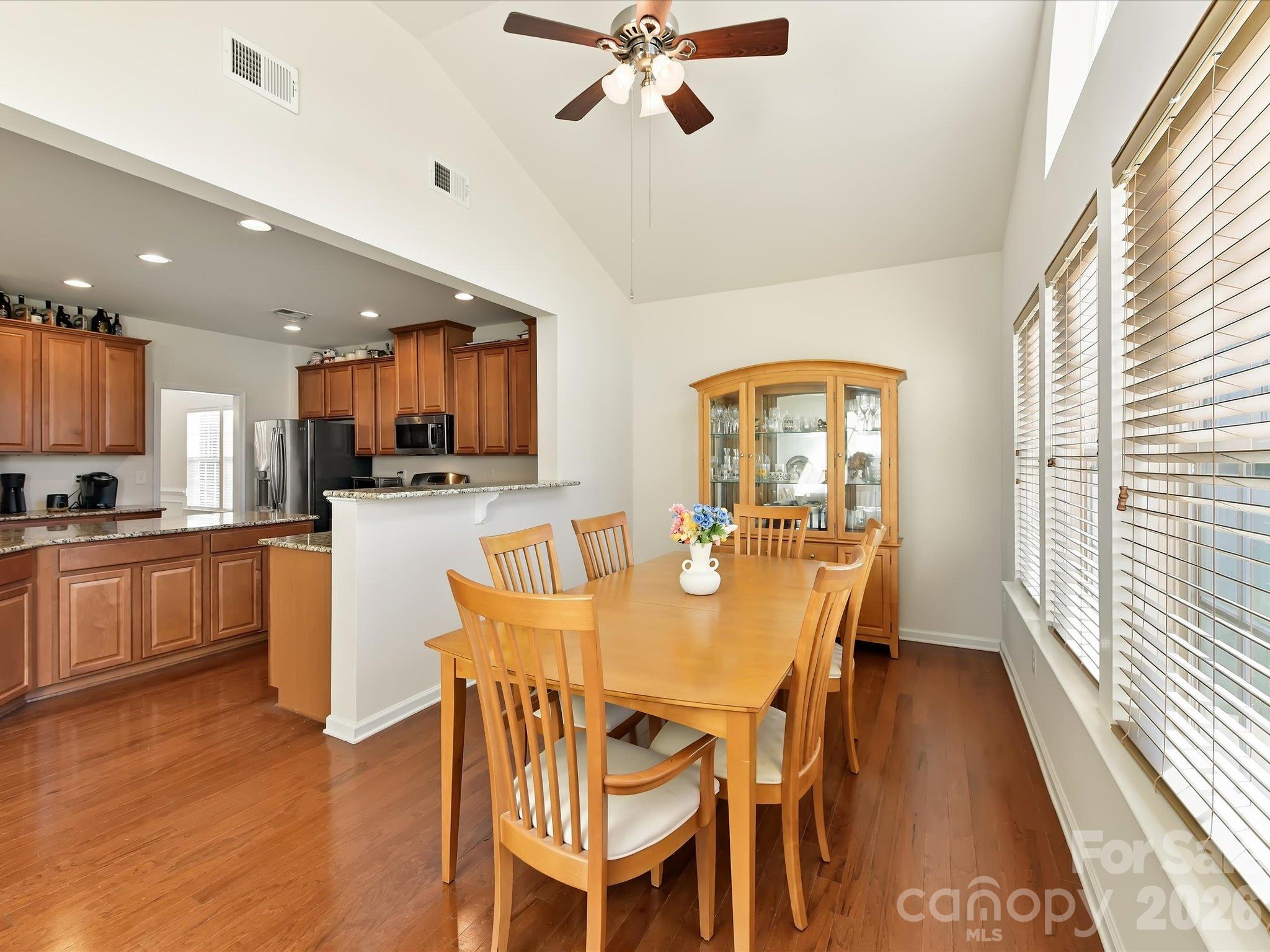 11606 Warfield Avenue Property Photo 16