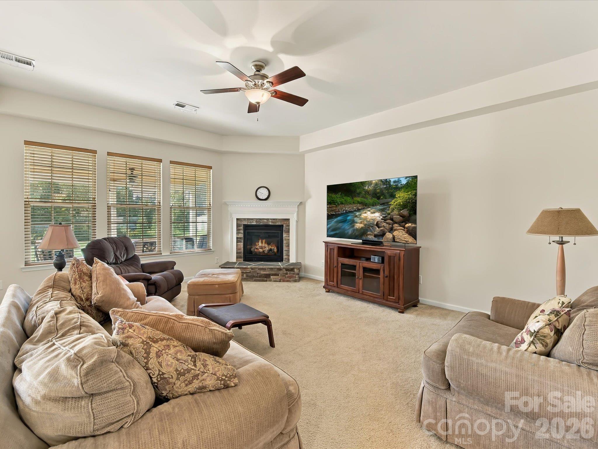 11606 Warfield Avenue Property Photo 20