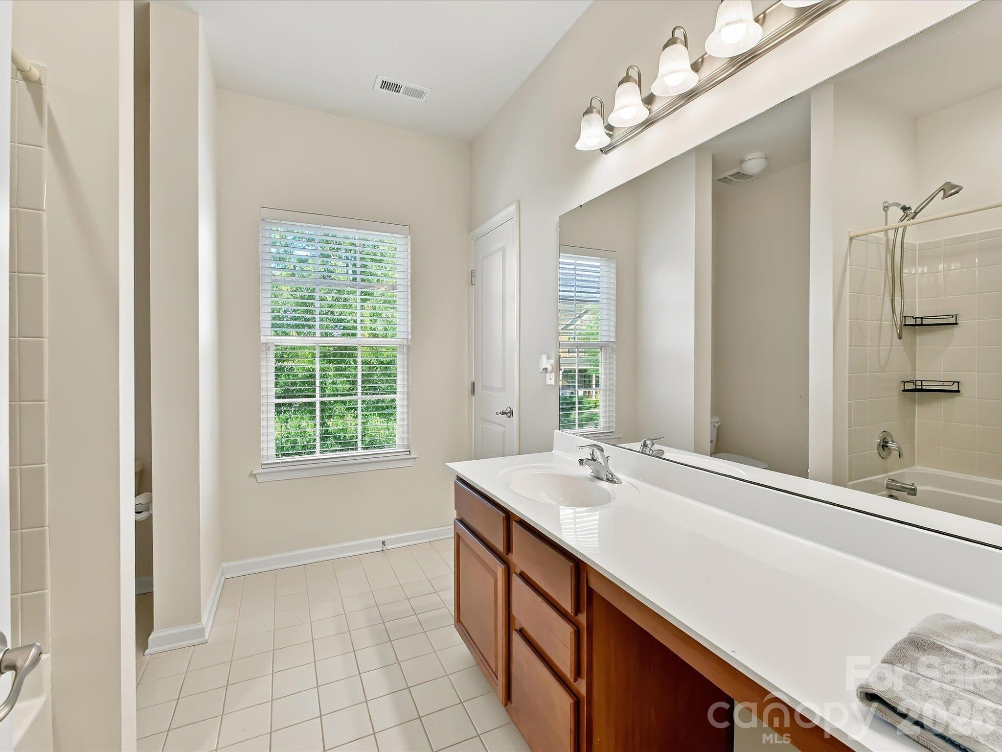11606 Warfield Avenue Property Photo 32