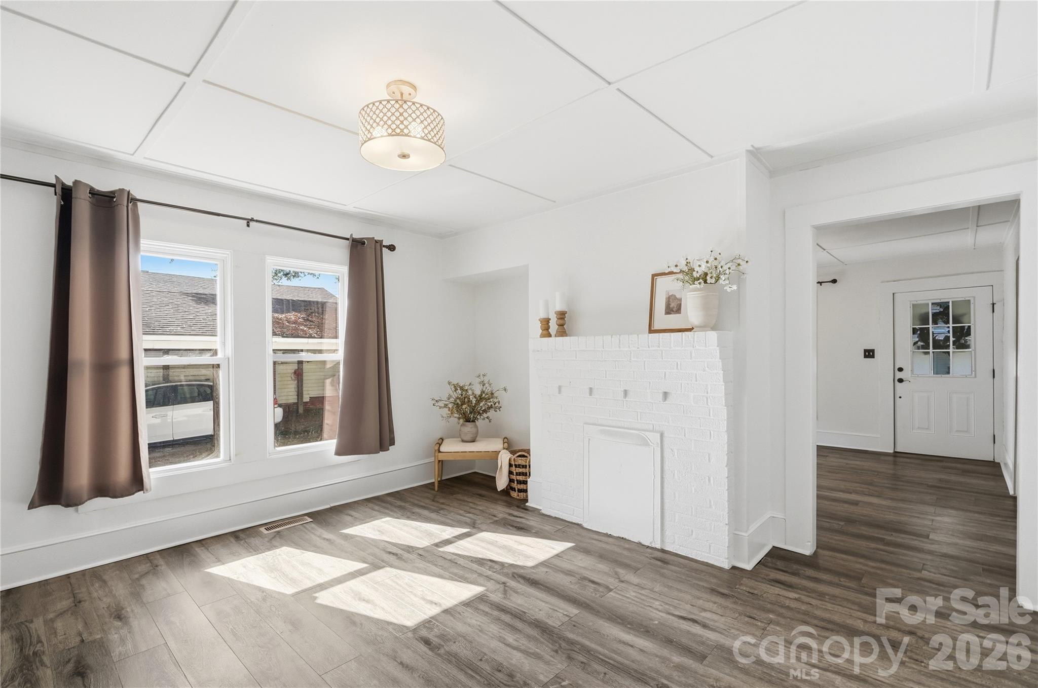 604 Fairview Street Property Photo 8