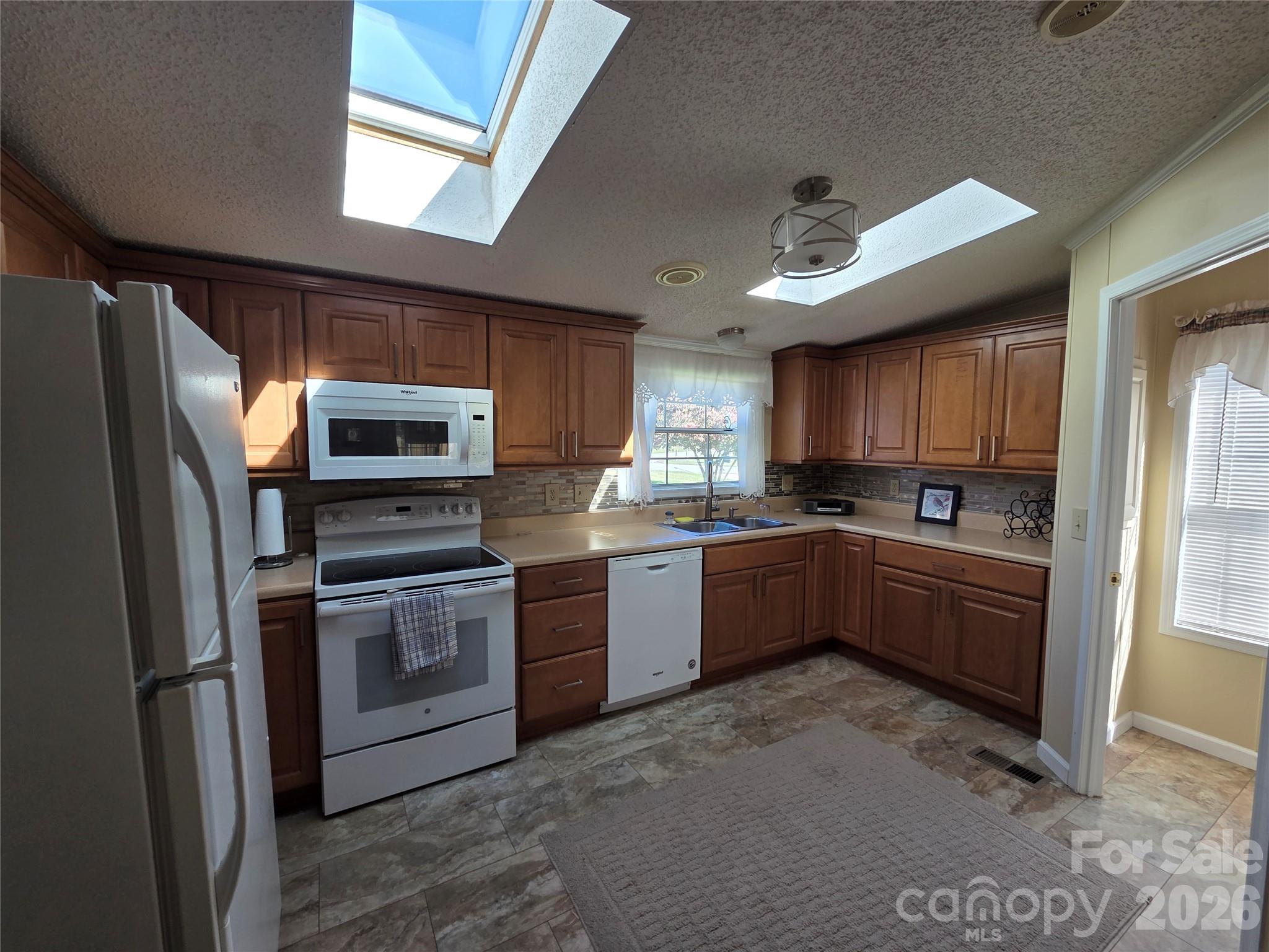 205 Misty Lane Property Photo 6