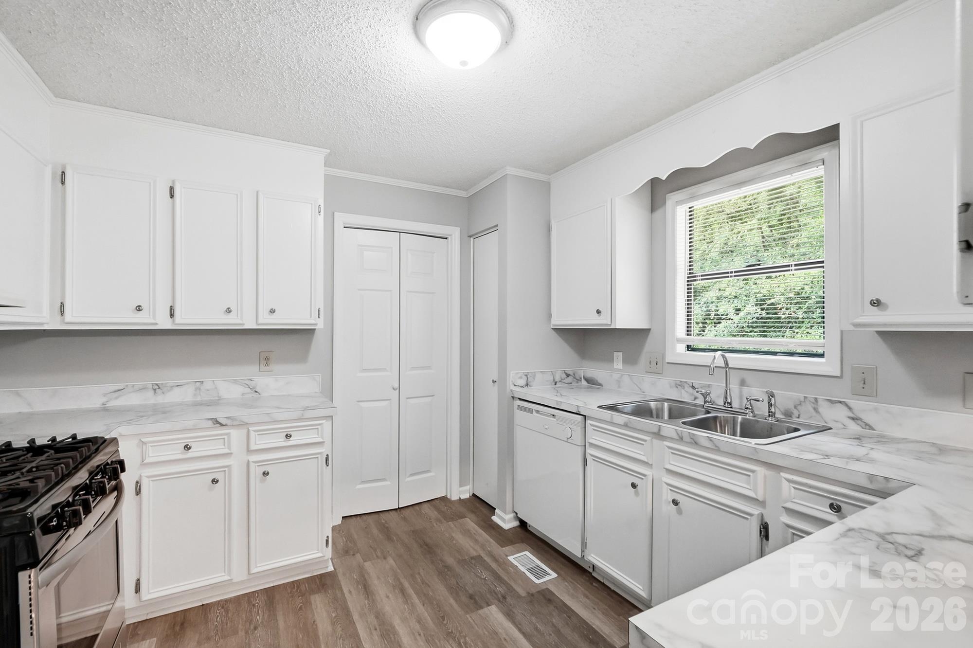 2939 Gray Feather Drive Property Photo 11