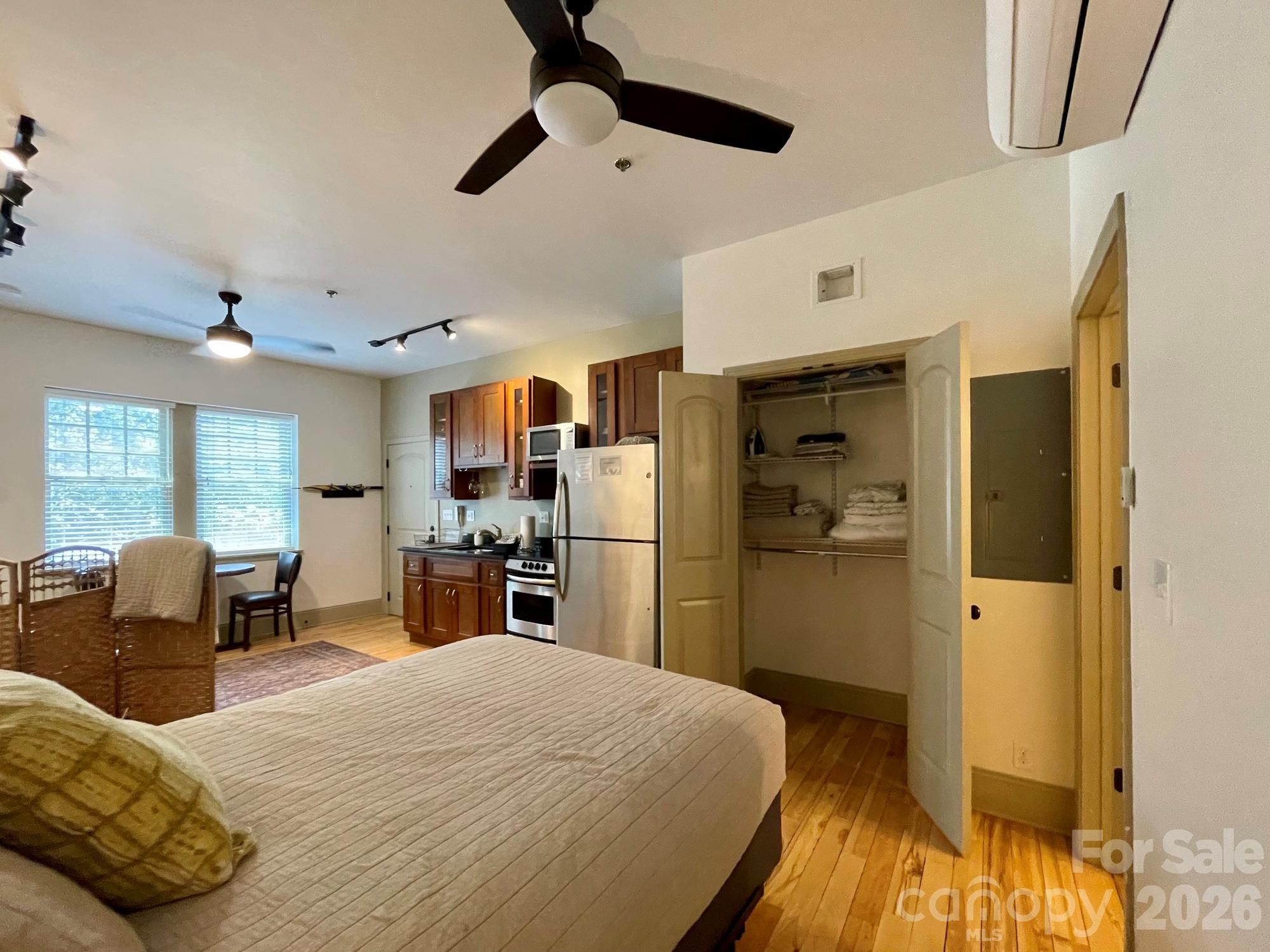 5 Walnut Street Property Photo 8