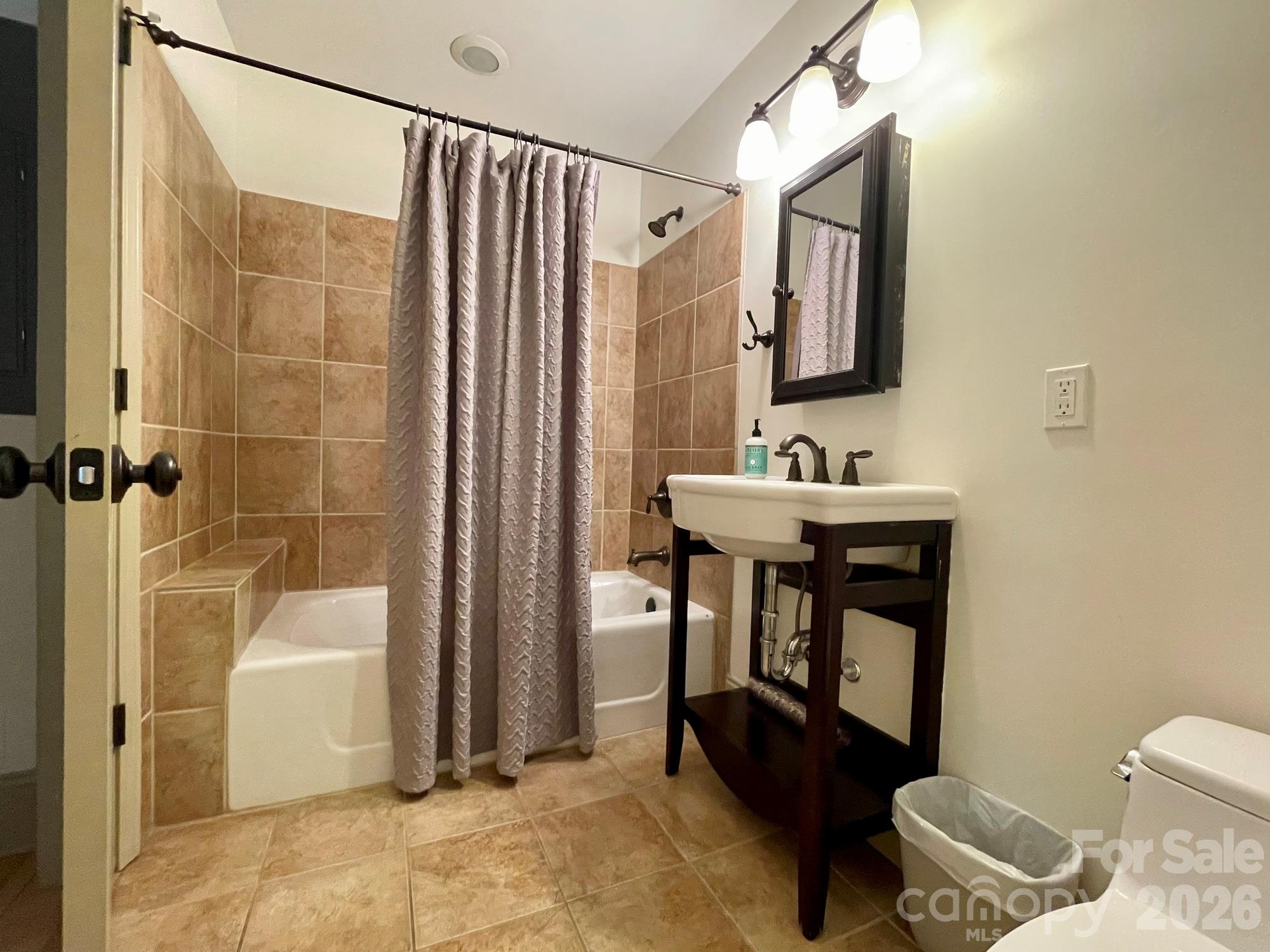 5 Walnut Street Property Photo 9