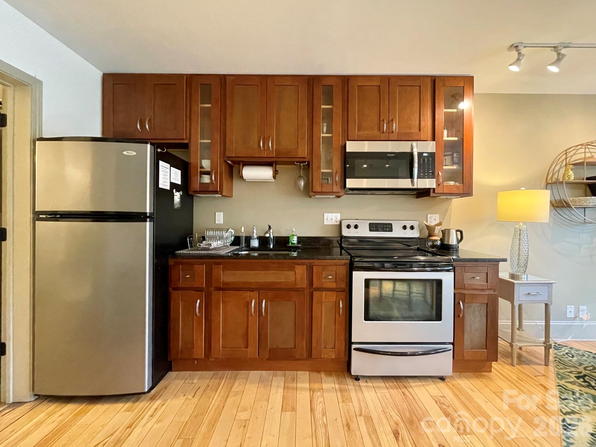 5 Walnut Street Property Photo 28