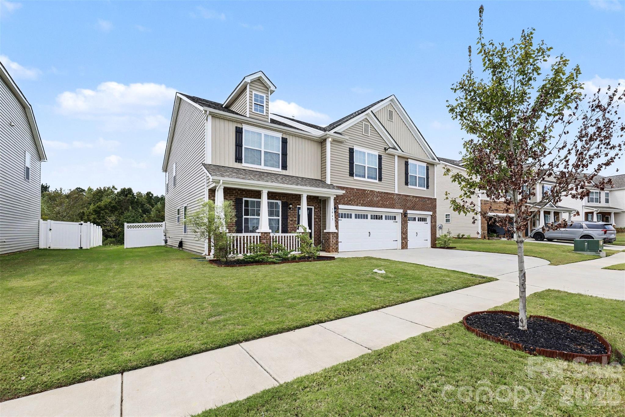7943 Stonehouse Drive Property Photo 4