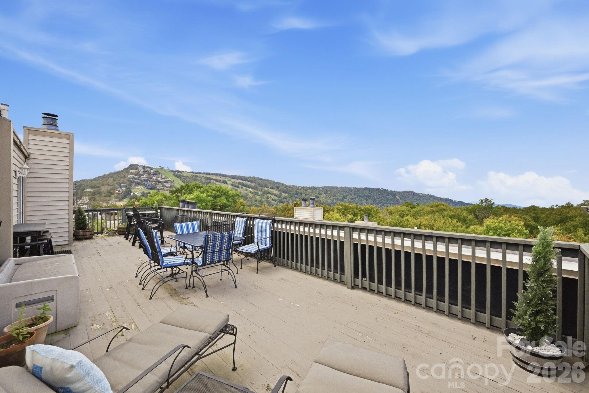 301 Pinnacle Inn Road 3317 Property Photo 10