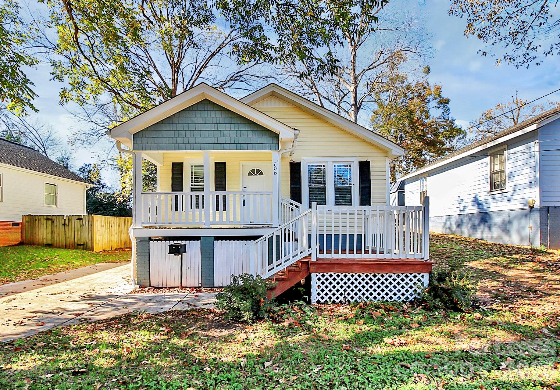 105 Oak Street Property Photo 1