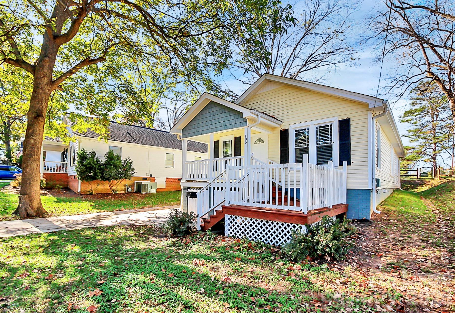 105 Oak Street Property Photo 2